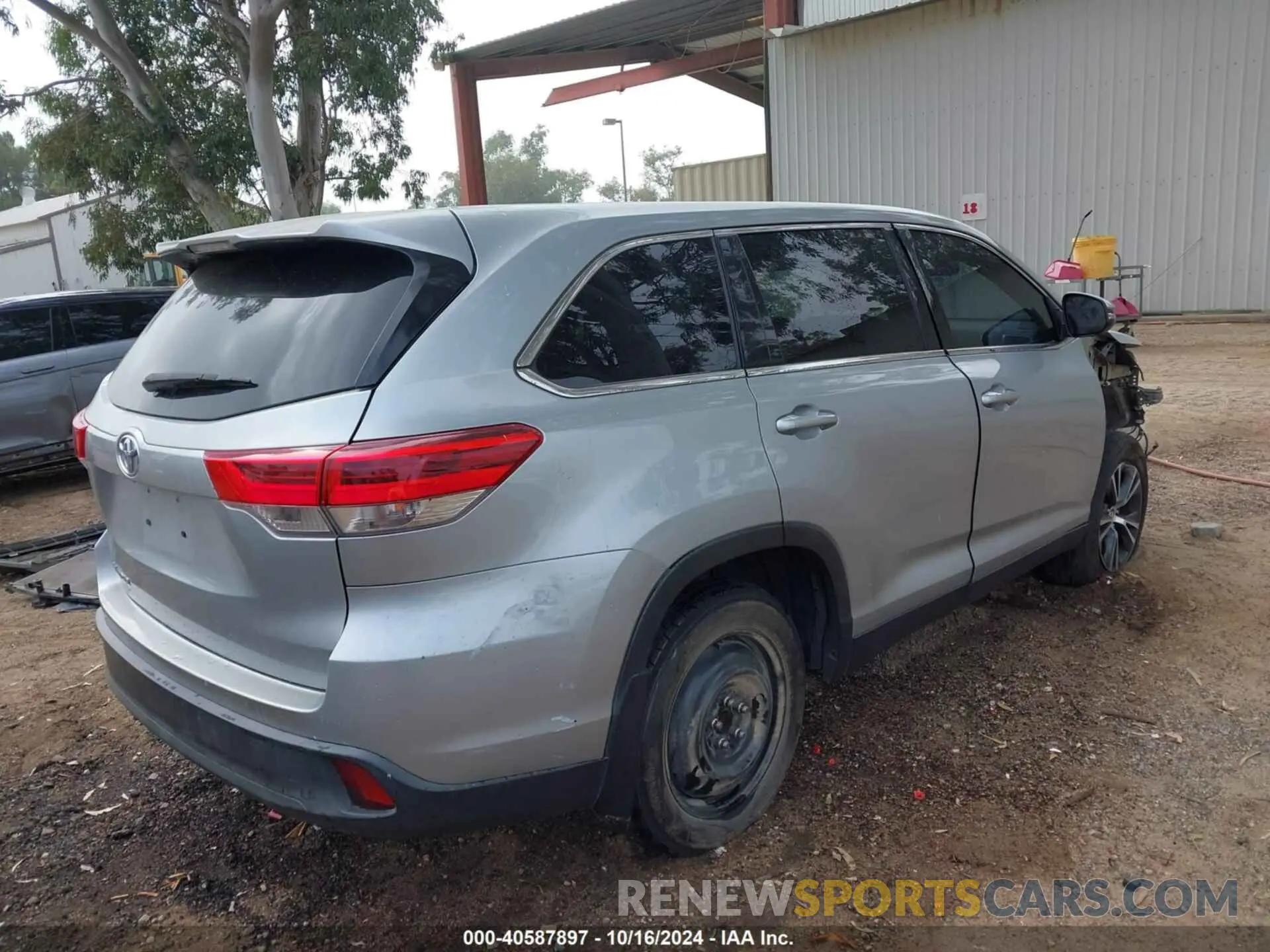 4 fotografías del automóvil dañado 5TDZARFH8KS043488 TOYOTA HIGHLANDER 2019