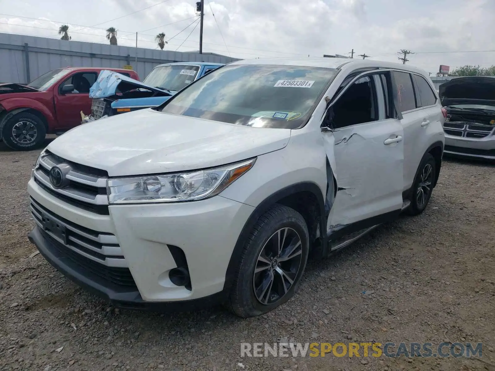 2 fotografías del automóvil dañado 5TDZARFH8KS048691 TOYOTA HIGHLANDER 2019