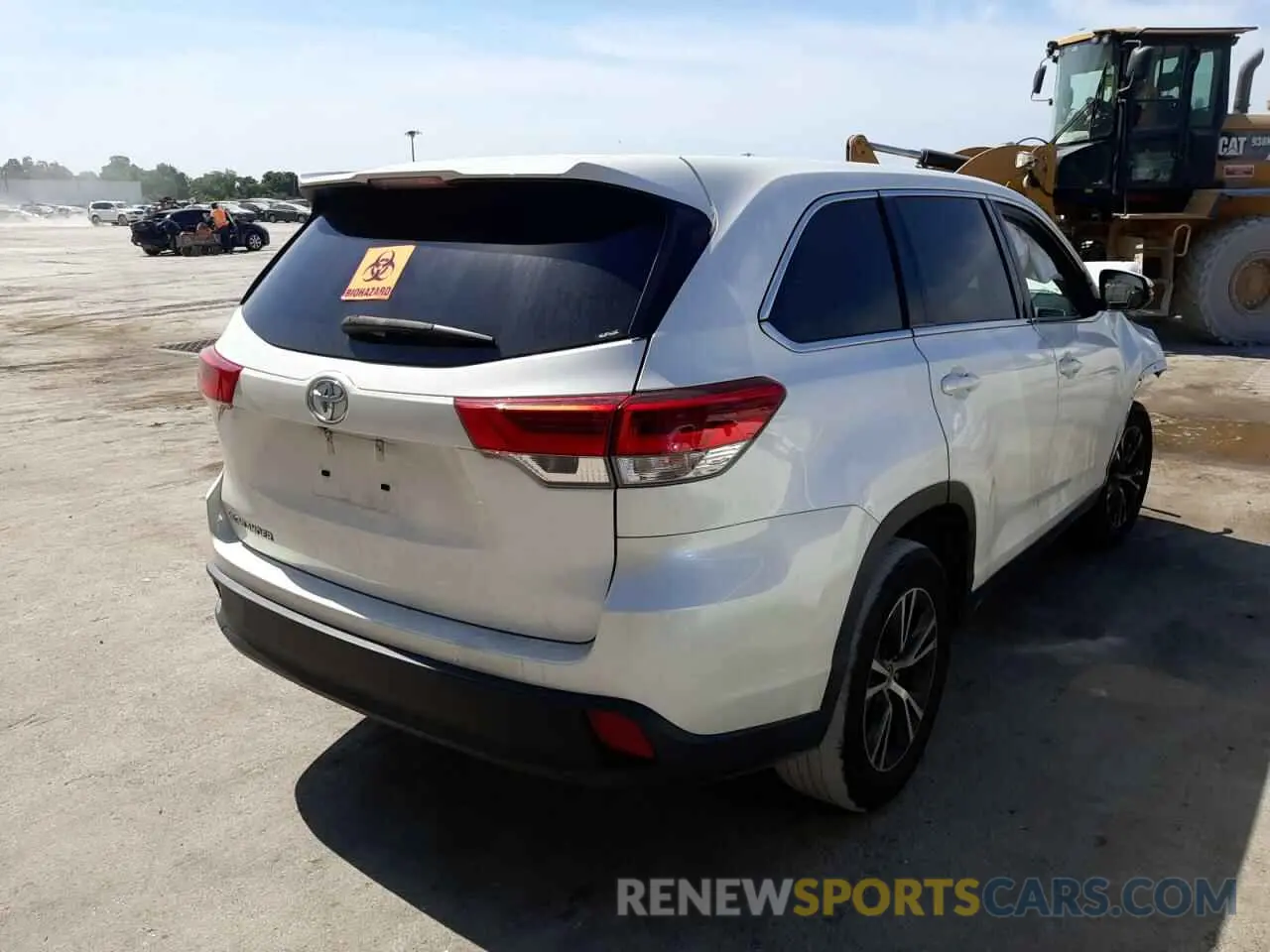 4 fotografías del automóvil dañado 5TDZARFH9KS045797 TOYOTA HIGHLANDER 2019