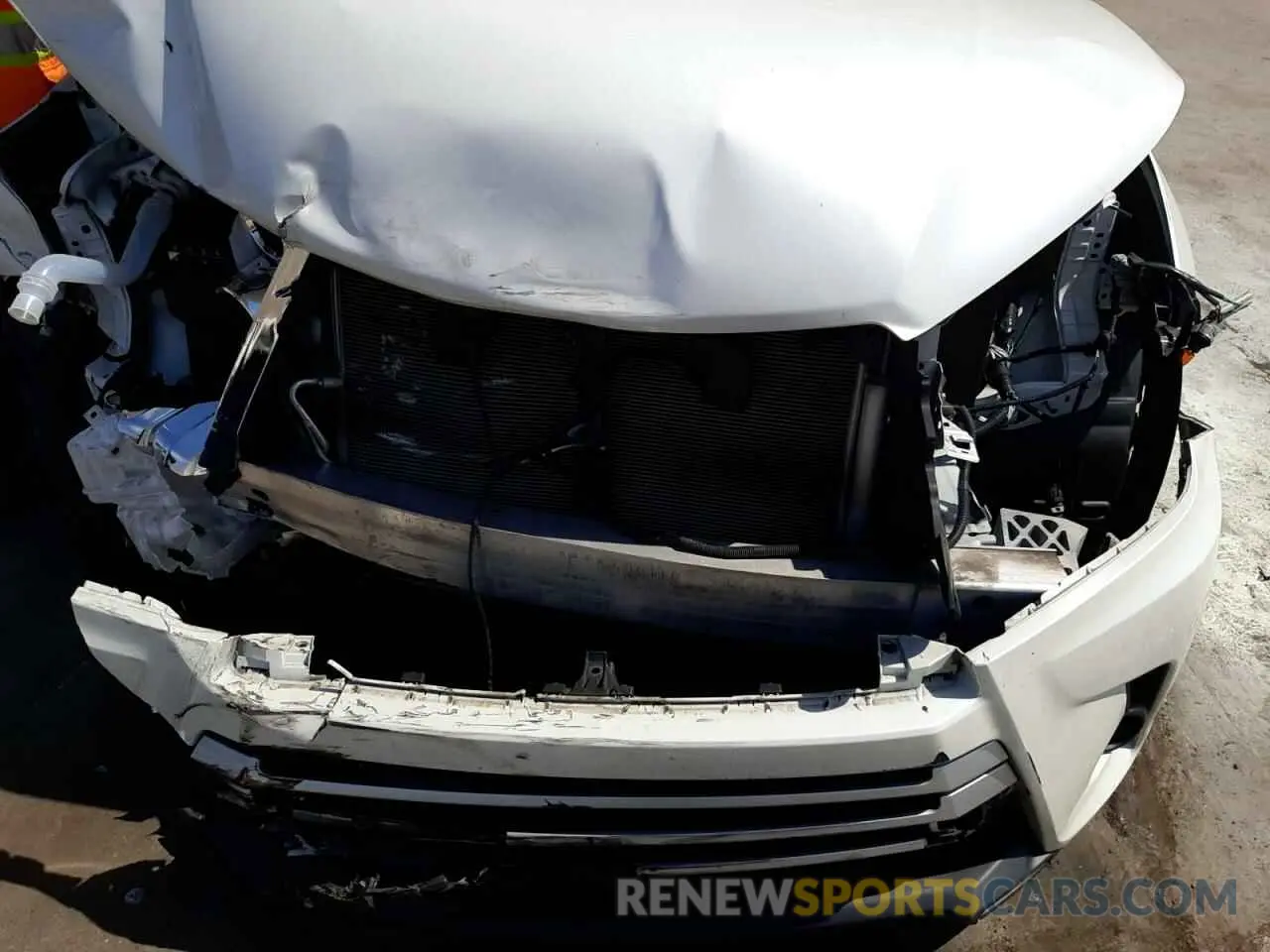 7 fotografías del automóvil dañado 5TDZARFH9KS045797 TOYOTA HIGHLANDER 2019