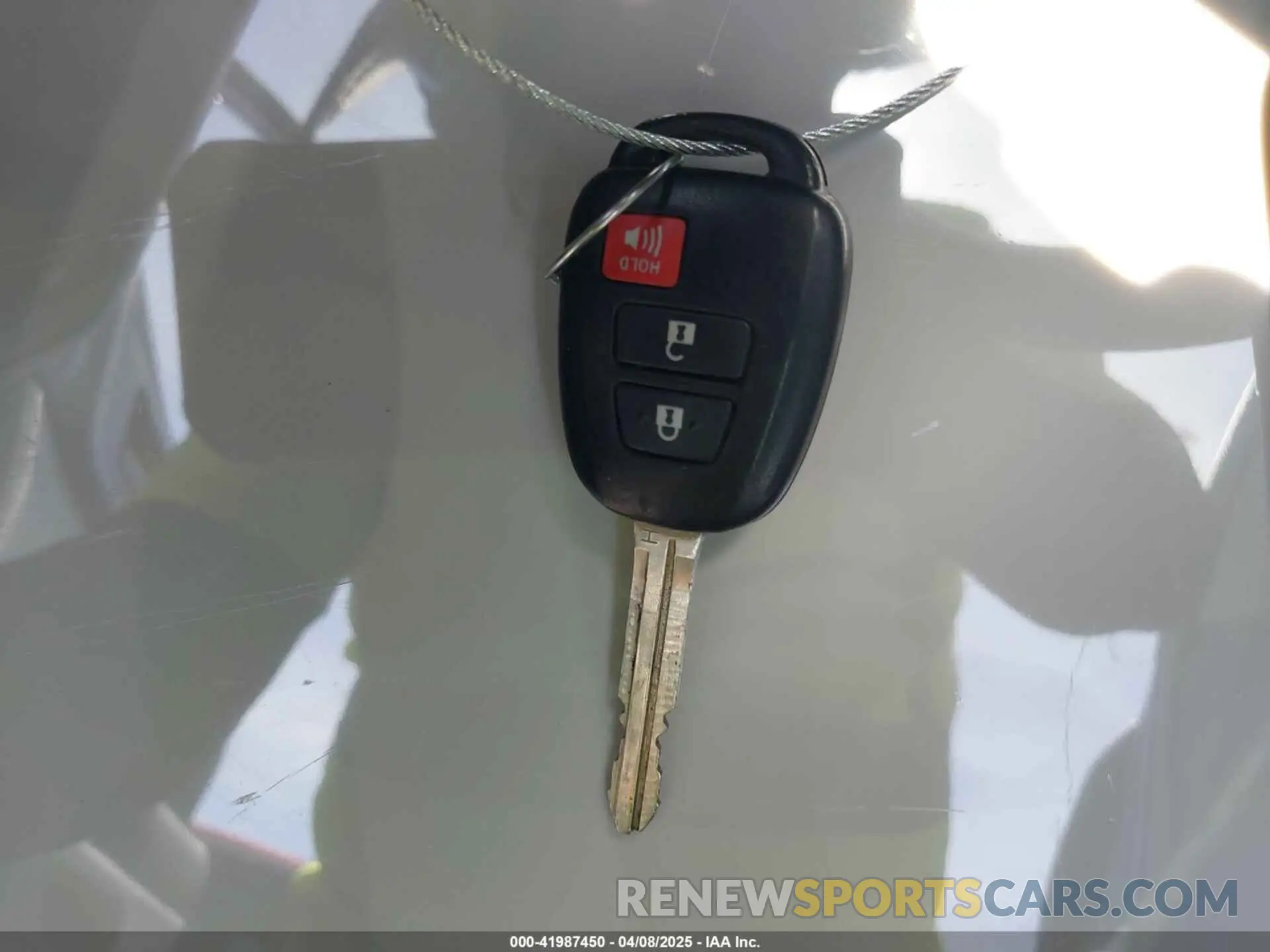 11 fotografías del automóvil dañado 5TDZZRFH0KS305514 TOYOTA HIGHLANDER 2019