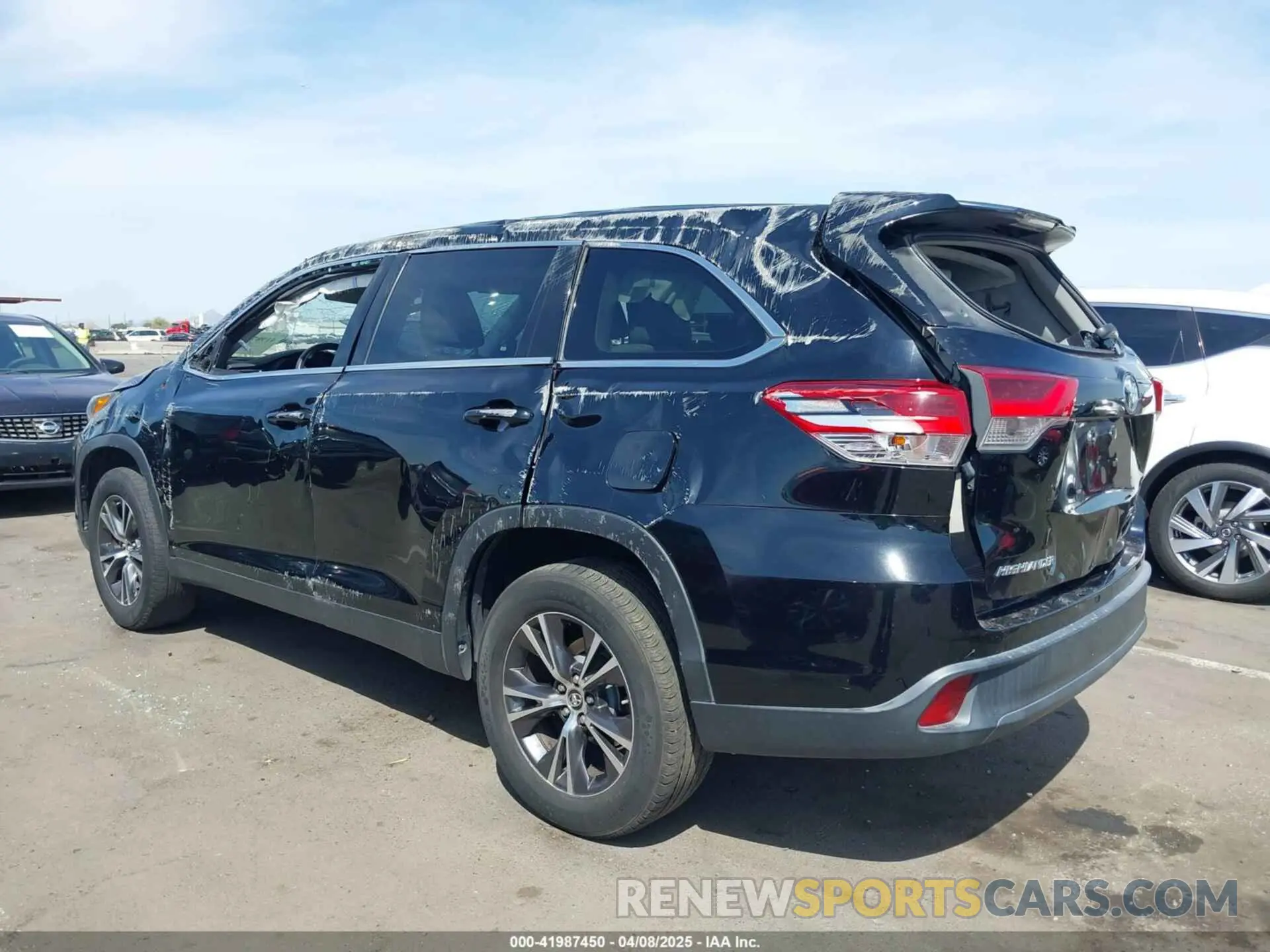 3 fotografías del automóvil dañado 5TDZZRFH0KS305514 TOYOTA HIGHLANDER 2019