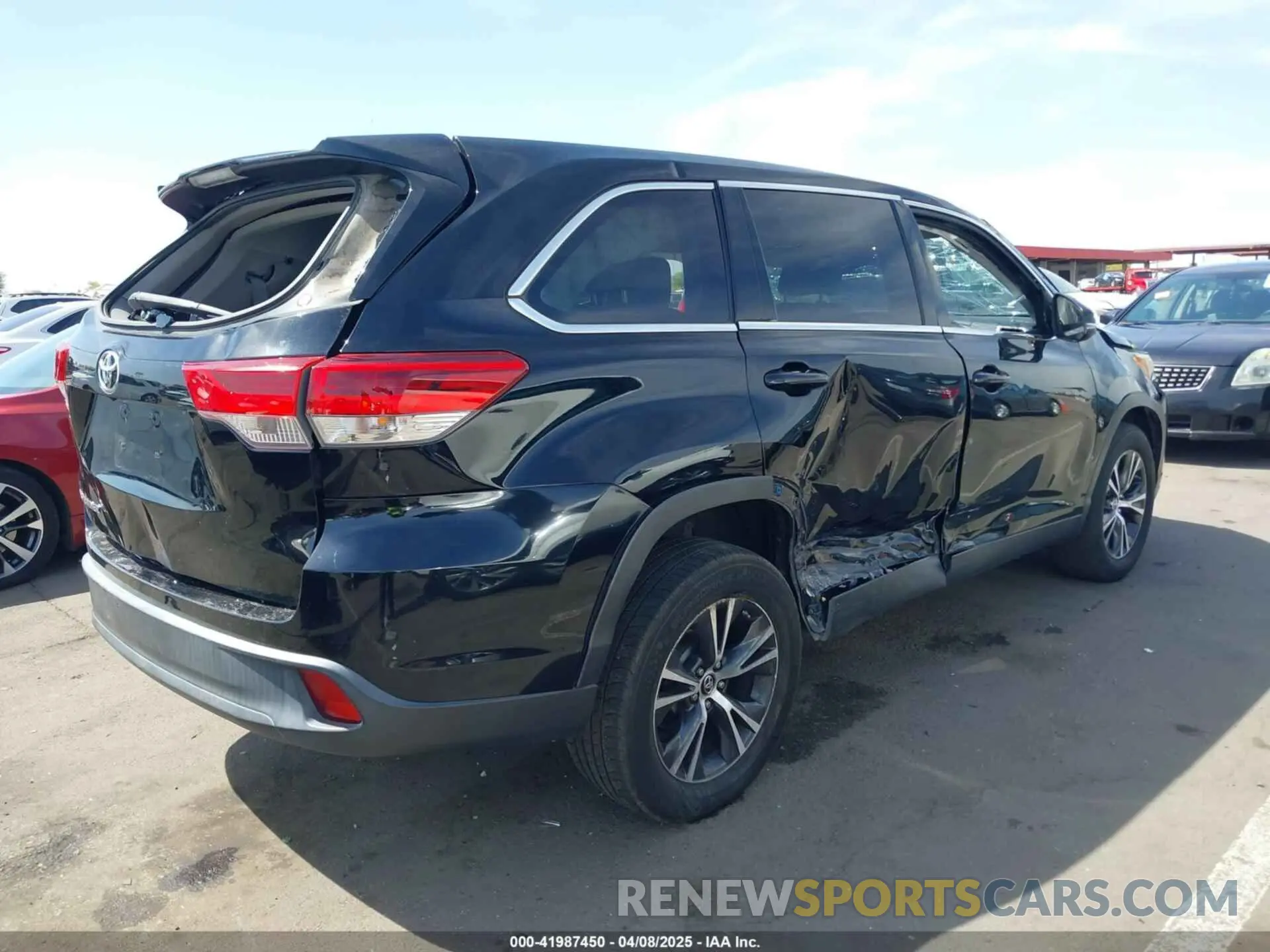 4 fotografías del automóvil dañado 5TDZZRFH0KS305514 TOYOTA HIGHLANDER 2019