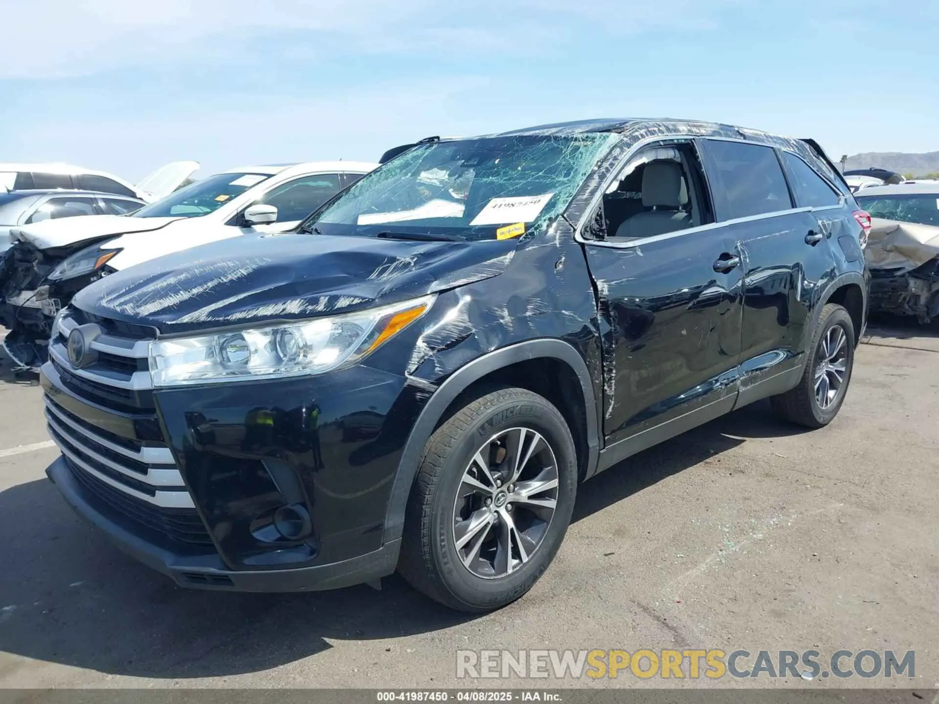 6 fotografías del automóvil dañado 5TDZZRFH0KS305514 TOYOTA HIGHLANDER 2019