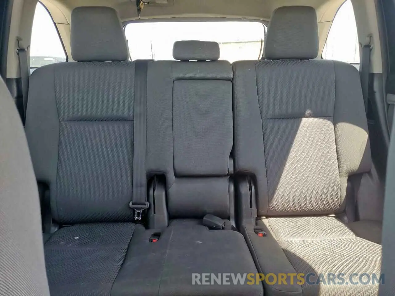 10 fotografías del automóvil dañado 5TDZZRFH0KS324788 TOYOTA HIGHLANDER 2019