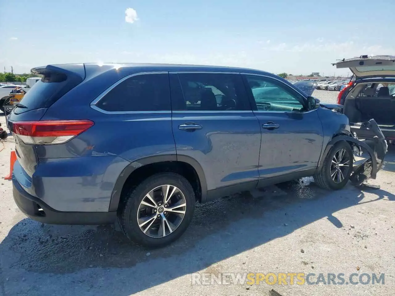 3 fotografías del automóvil dañado 5TDZZRFH0KS324788 TOYOTA HIGHLANDER 2019