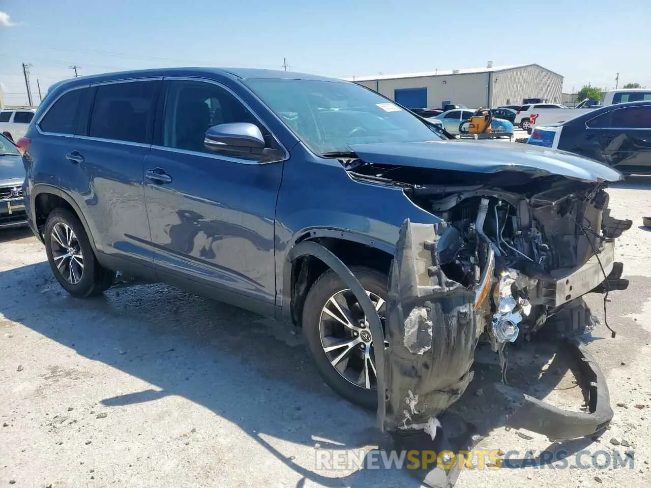4 fotografías del automóvil dañado 5TDZZRFH0KS324788 TOYOTA HIGHLANDER 2019