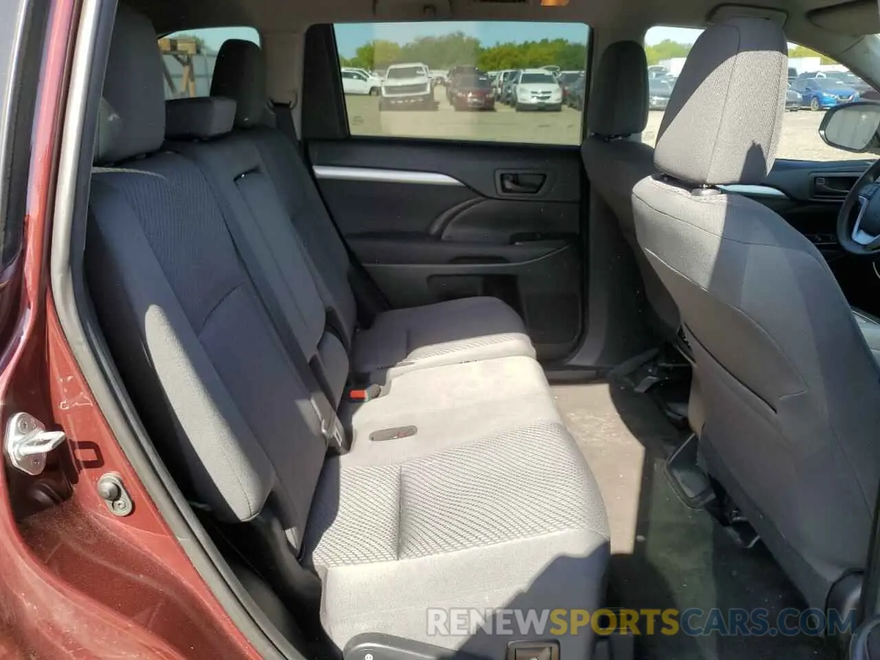 12 fotografías del automóvil dañado 5TDZZRFH0KS327965 TOYOTA HIGHLANDER 2019