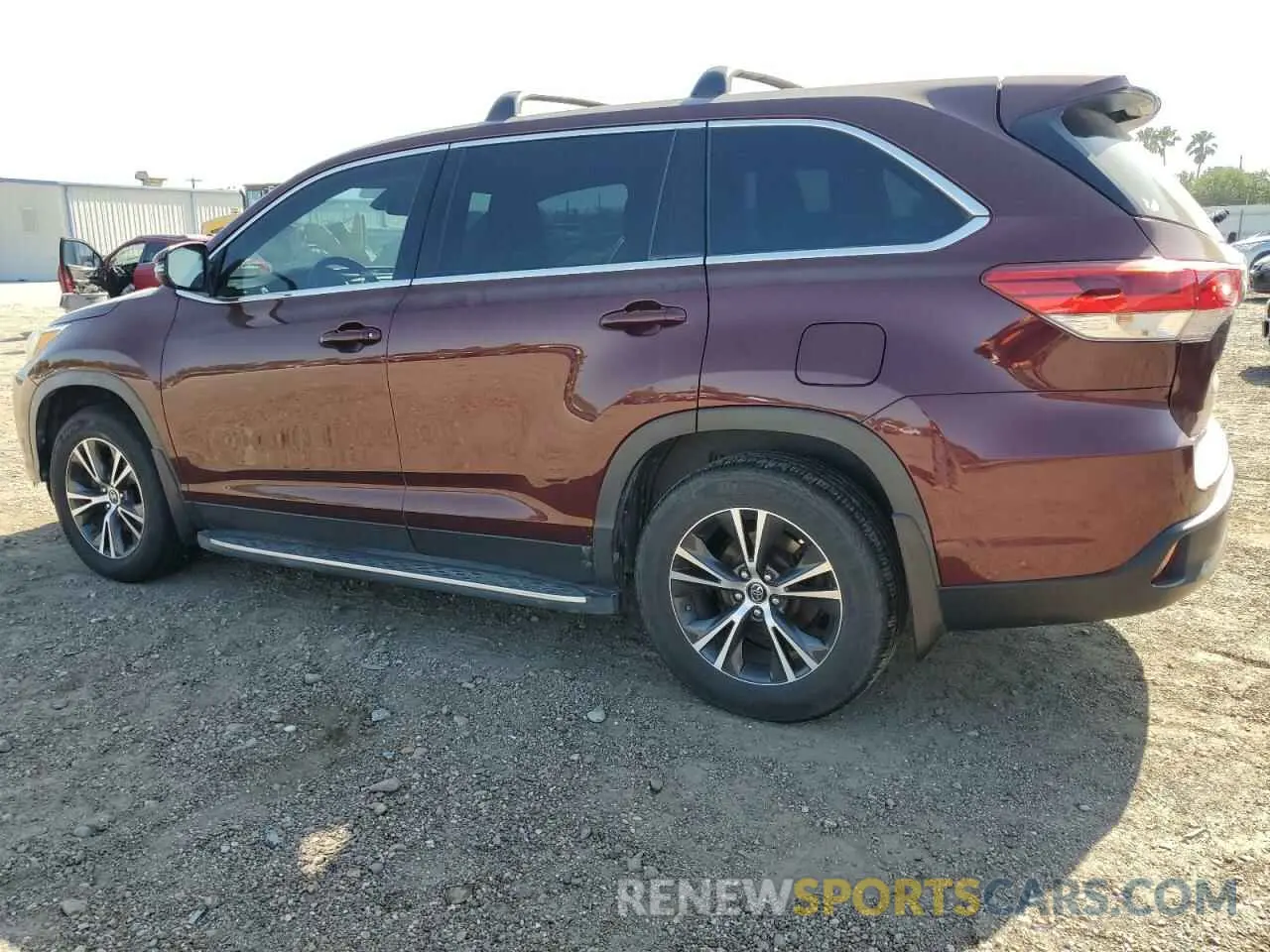2 fotografías del automóvil dañado 5TDZZRFH0KS327965 TOYOTA HIGHLANDER 2019