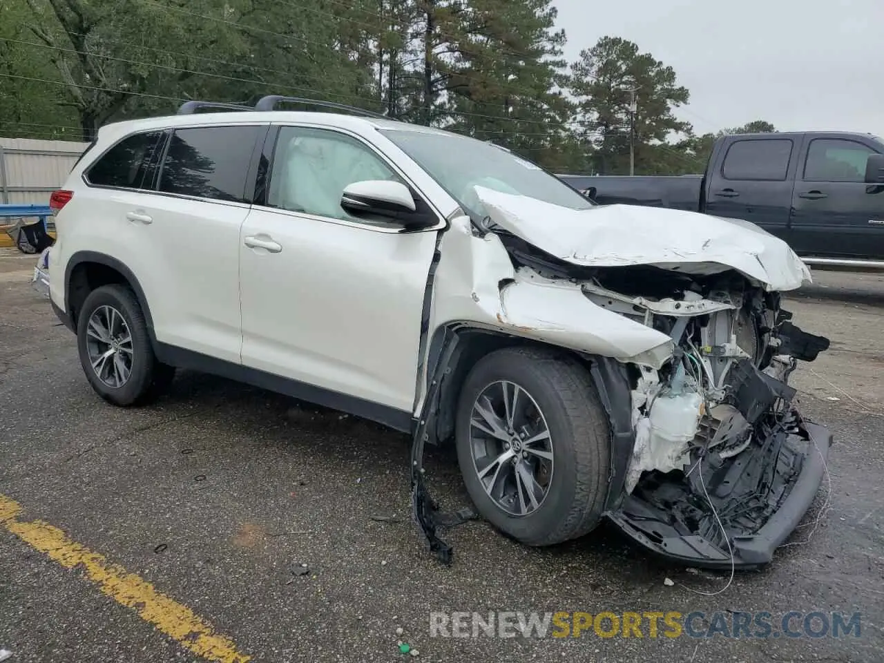 4 fotografías del automóvil dañado 5TDZZRFH0KS328307 TOYOTA HIGHLANDER 2019