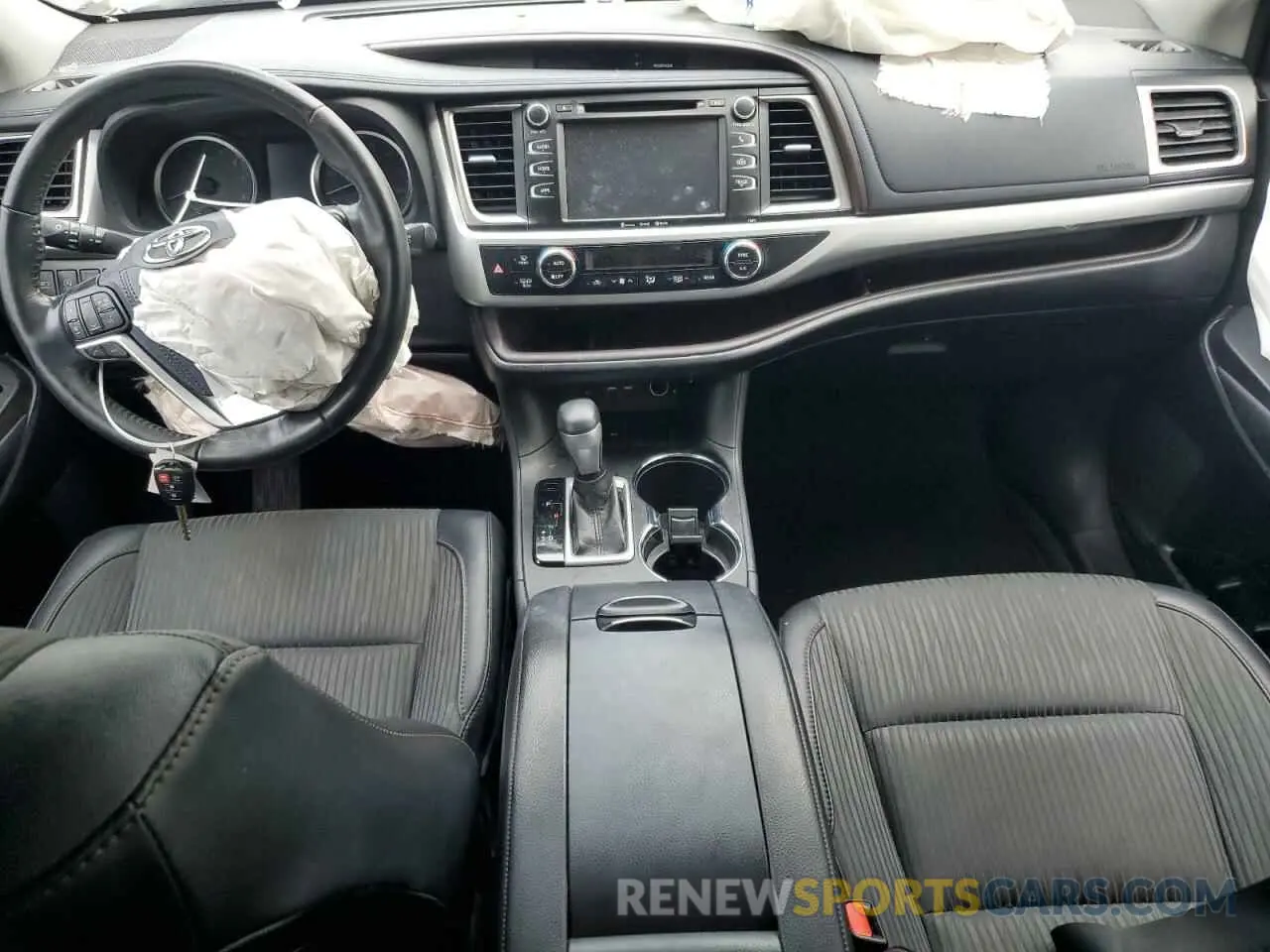 8 fotografías del automóvil dañado 5TDZZRFH0KS328307 TOYOTA HIGHLANDER 2019