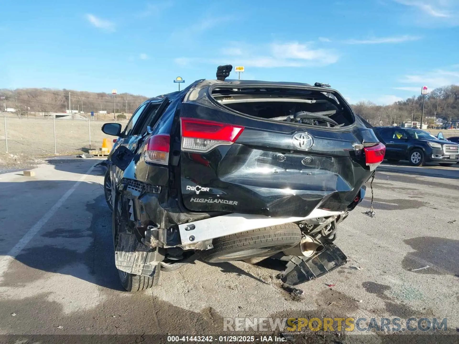 14 fotografías del automóvil dañado 5TDZZRFH0KS338531 TOYOTA HIGHLANDER 2019