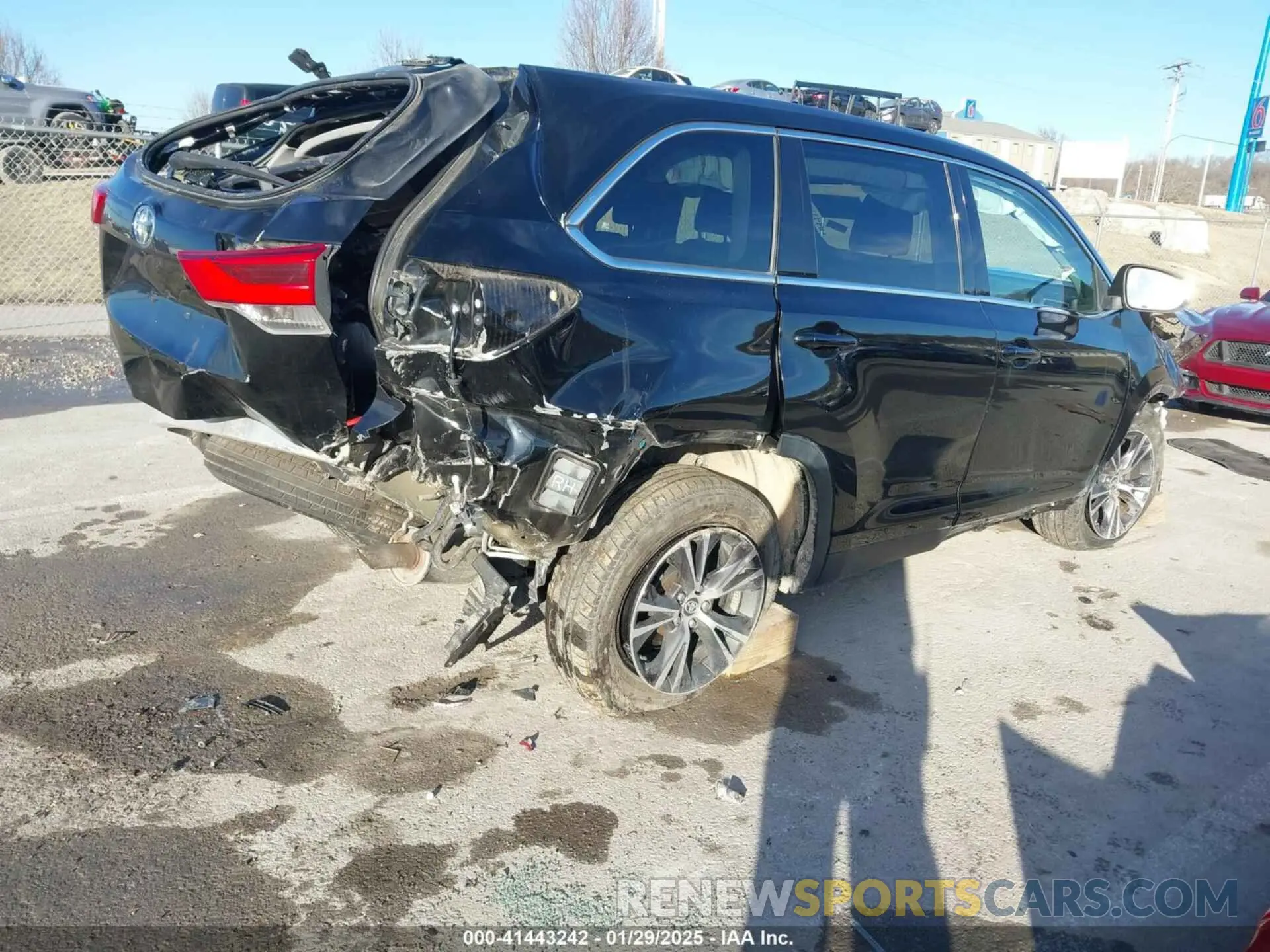 4 fotografías del automóvil dañado 5TDZZRFH0KS338531 TOYOTA HIGHLANDER 2019