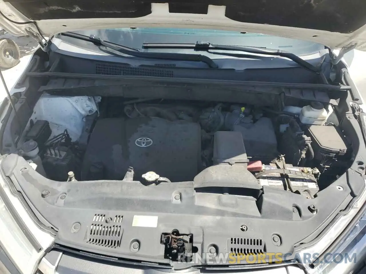 12 fotografías del automóvil dañado 5TDZZRFH0KS351070 TOYOTA HIGHLANDER 2019