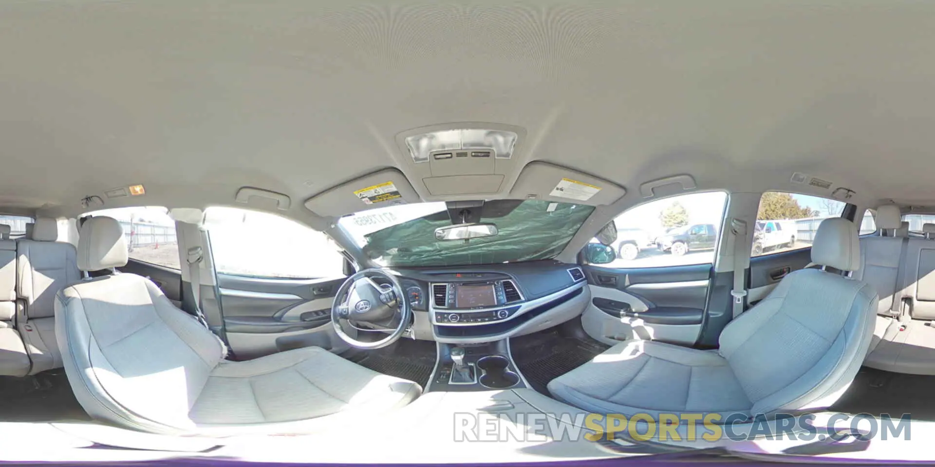 14 fotografías del automóvil dañado 5TDZZRFH0KS351764 TOYOTA HIGHLANDER 2019