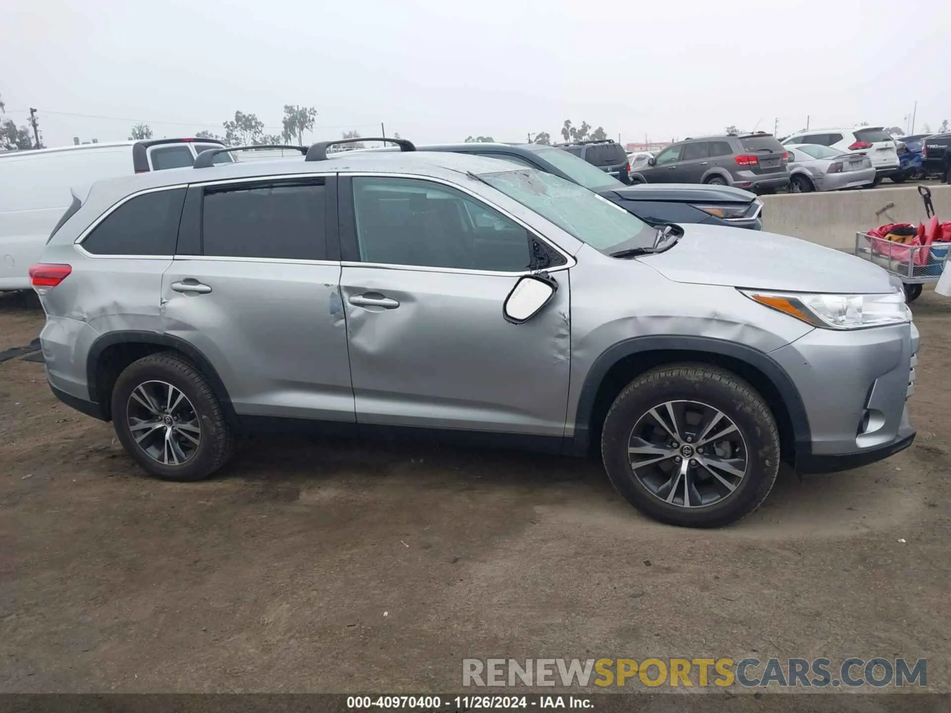 13 fotografías del automóvil dañado 5TDZZRFH0KS361985 TOYOTA HIGHLANDER 2019