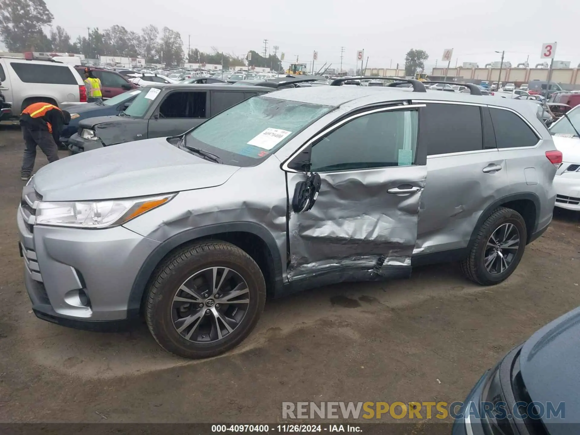 14 fotografías del automóvil dañado 5TDZZRFH0KS361985 TOYOTA HIGHLANDER 2019
