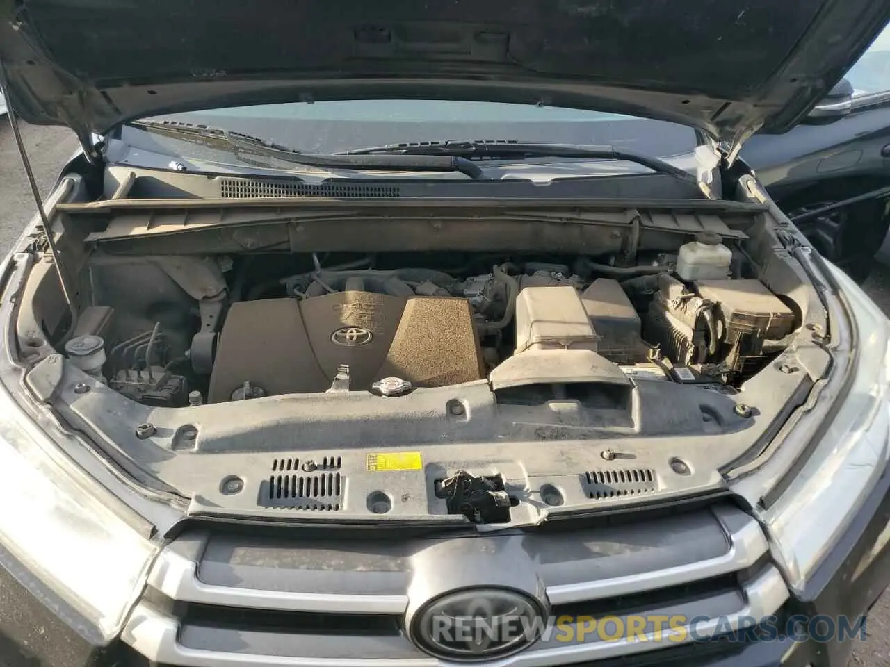 11 fotografías del automóvil dañado 5TDZZRFH1KS291963 TOYOTA HIGHLANDER 2019