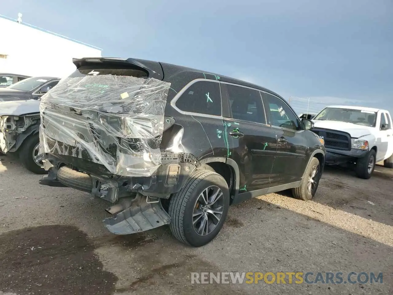 3 fotografías del automóvil dañado 5TDZZRFH1KS291963 TOYOTA HIGHLANDER 2019