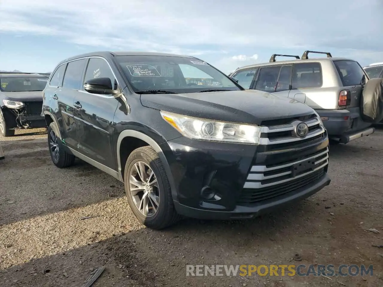 4 fotografías del automóvil dañado 5TDZZRFH1KS291963 TOYOTA HIGHLANDER 2019