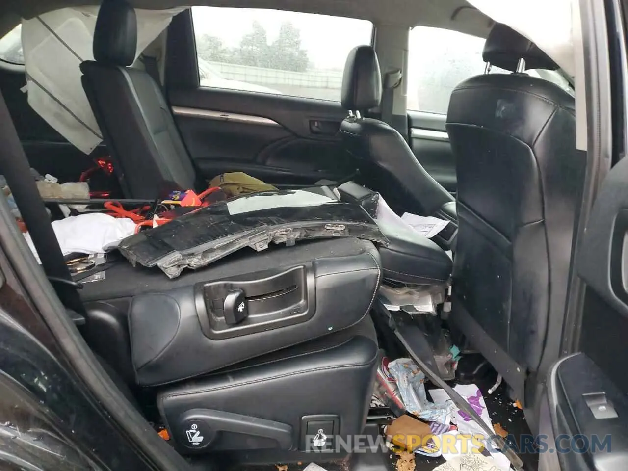 11 fotografías del automóvil dañado 5TDZZRFH1KS301259 TOYOTA HIGHLANDER 2019