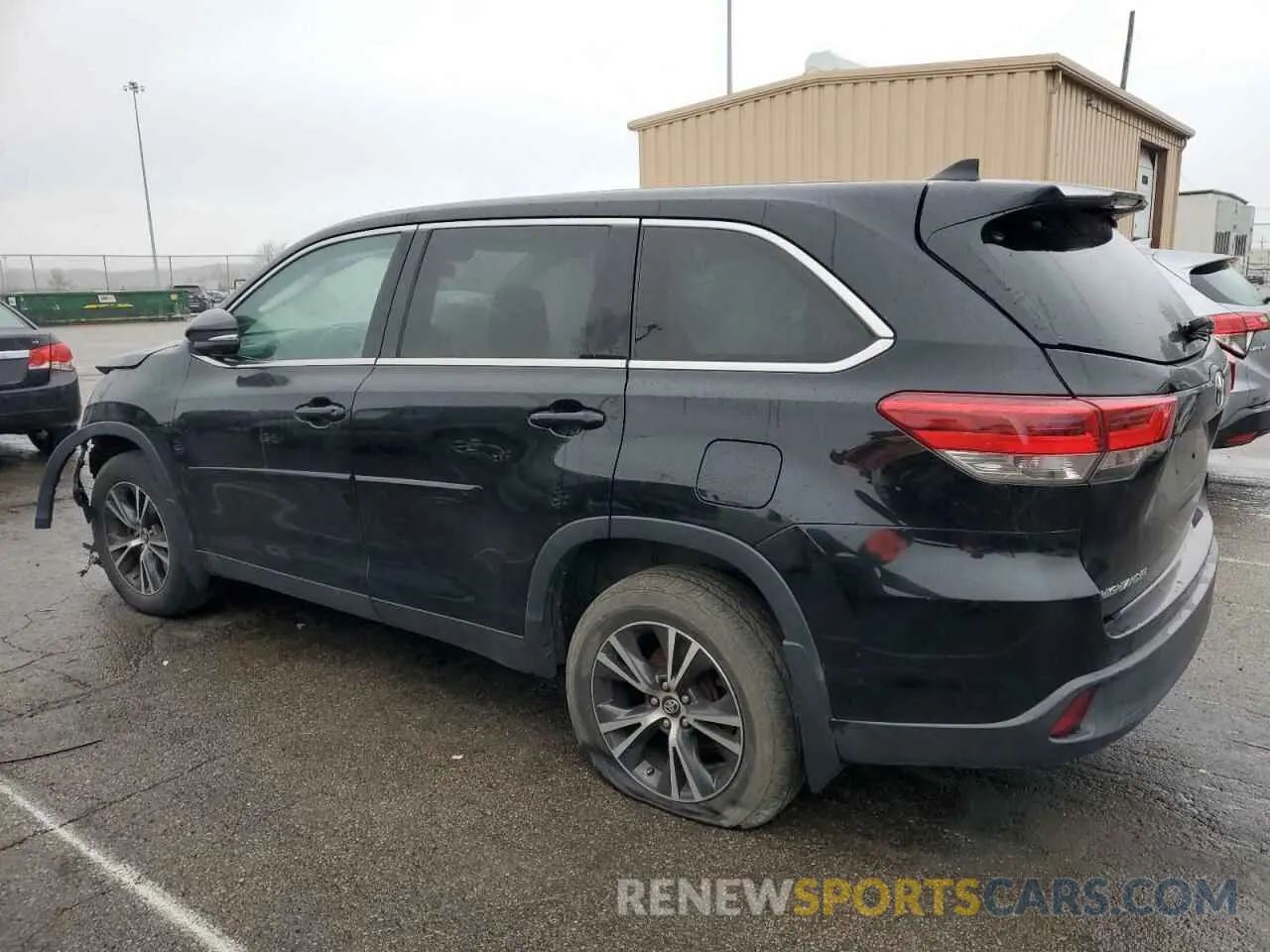 2 fotografías del automóvil dañado 5TDZZRFH1KS301259 TOYOTA HIGHLANDER 2019