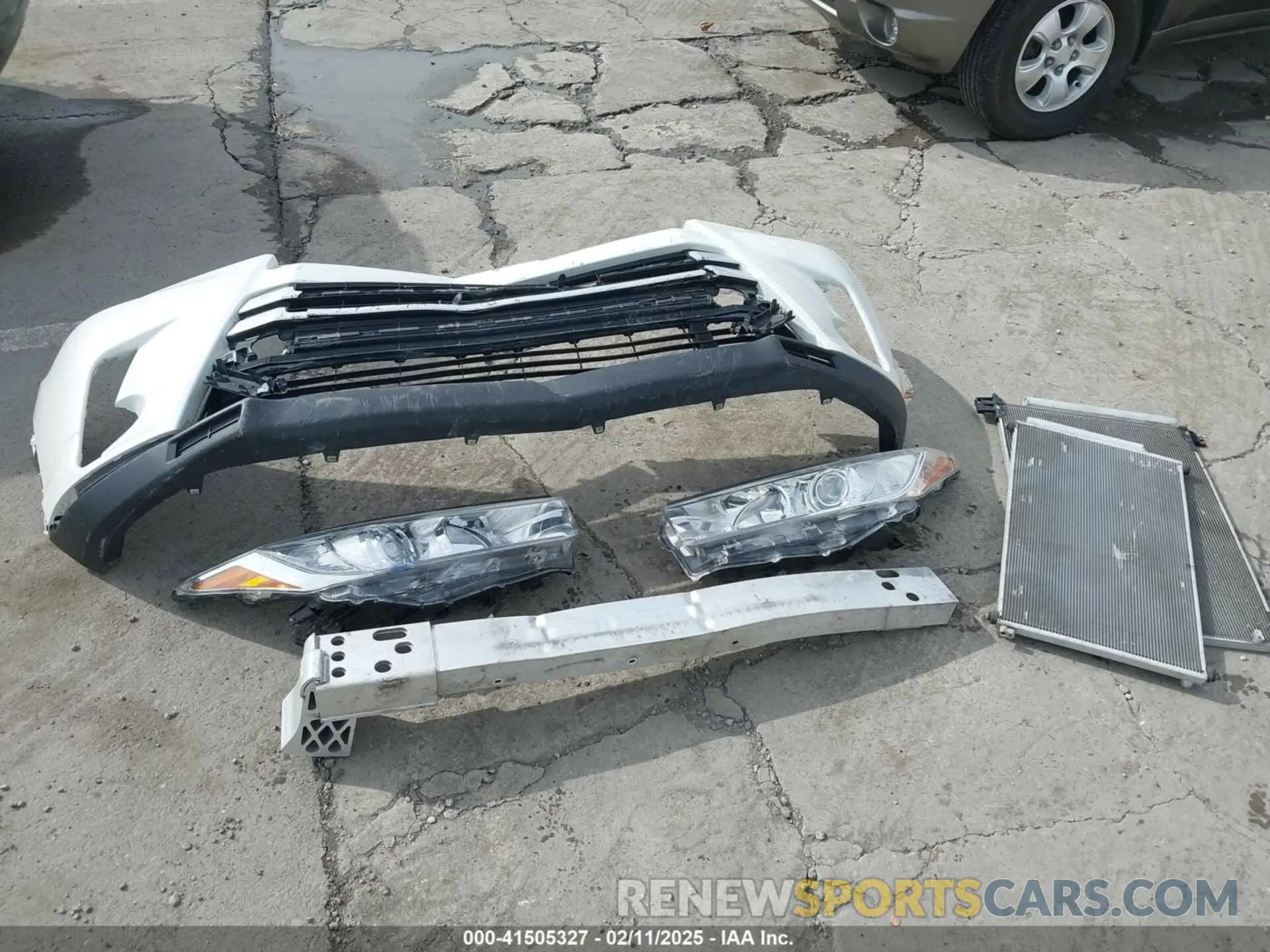 12 fotografías del automóvil dañado 5TDZZRFH1KS310236 TOYOTA HIGHLANDER 2019