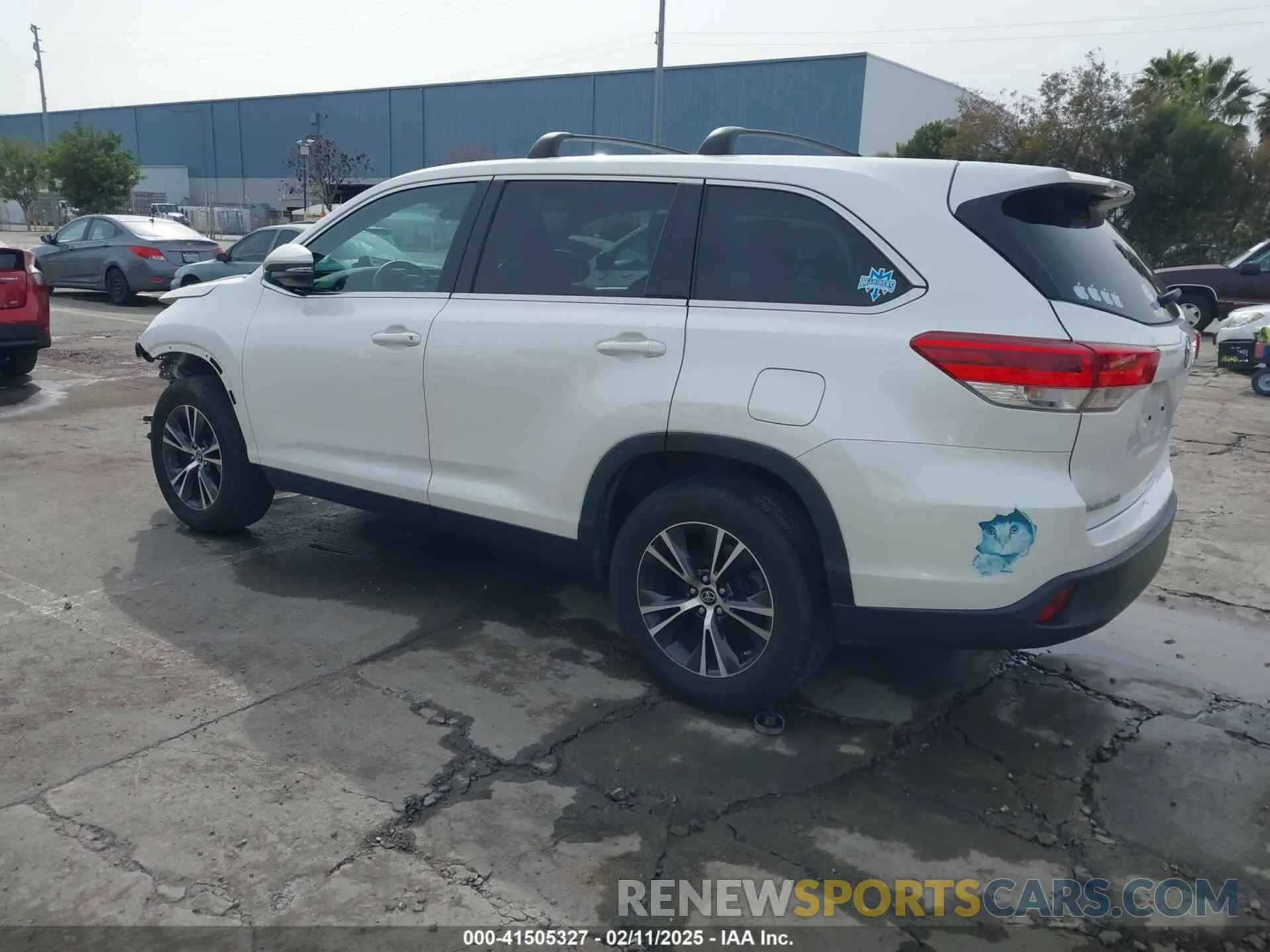 3 fotografías del automóvil dañado 5TDZZRFH1KS310236 TOYOTA HIGHLANDER 2019