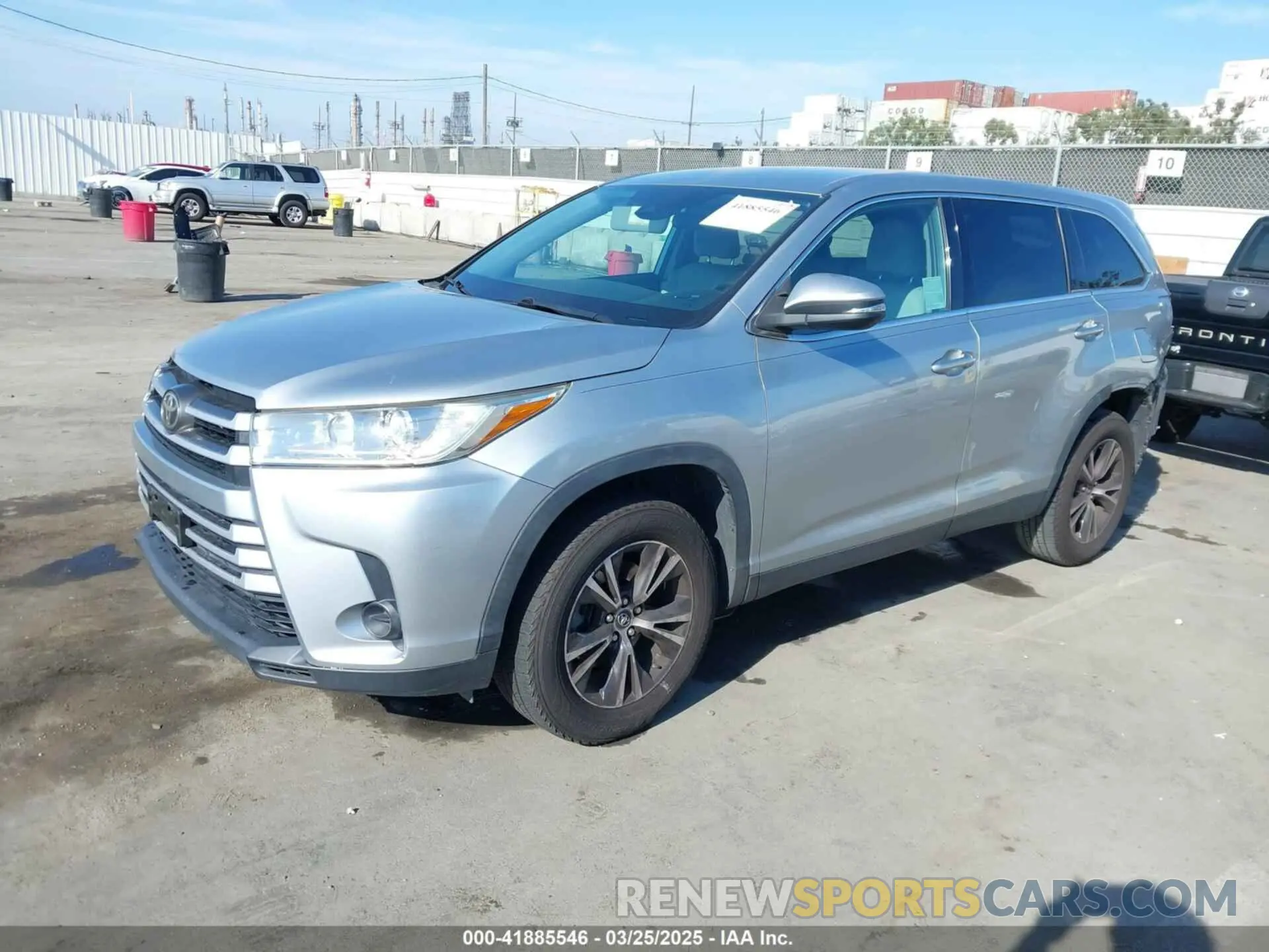 2 fotografías del automóvil dañado 5TDZZRFH1KS347352 TOYOTA HIGHLANDER 2019