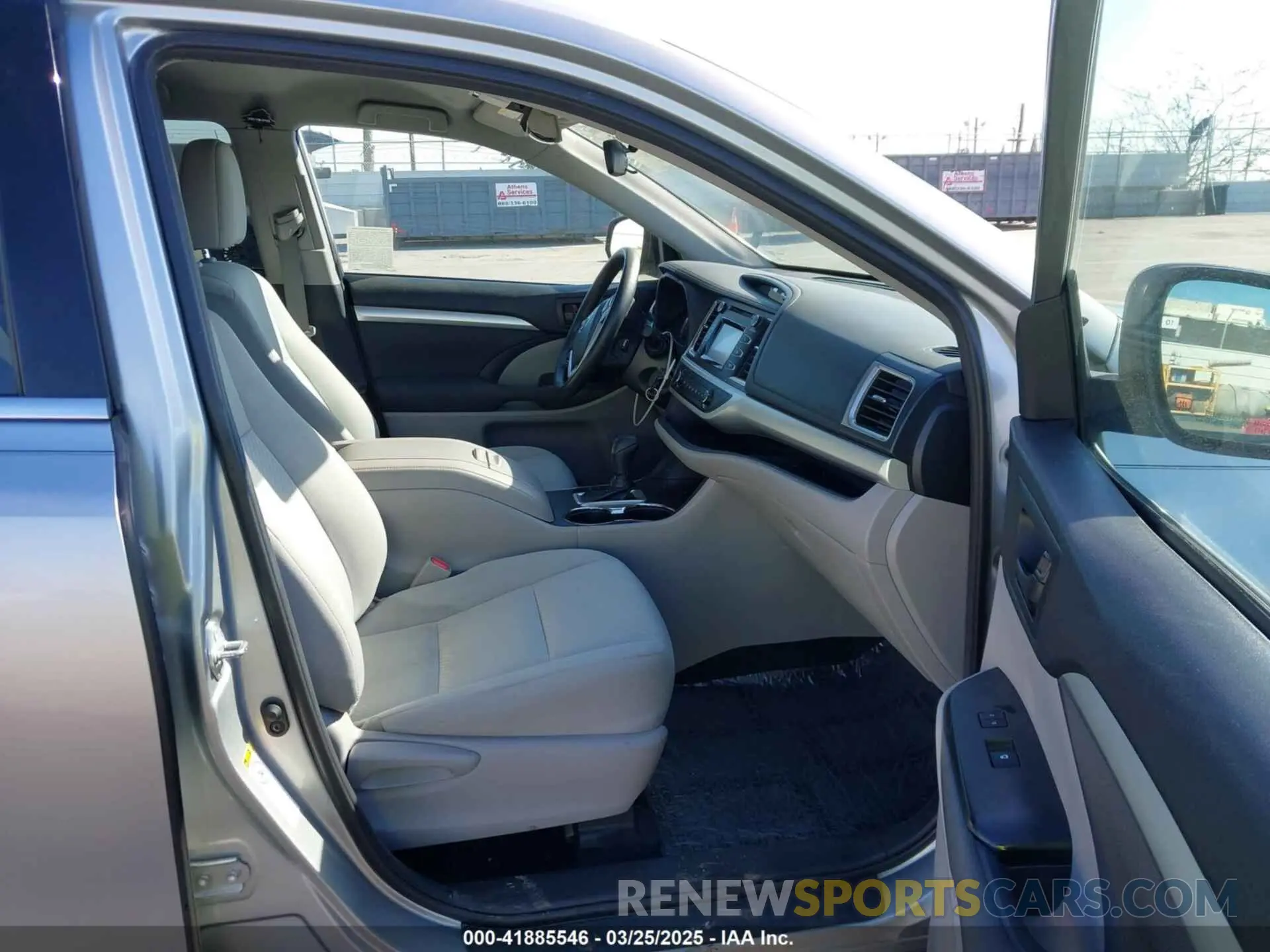 5 fotografías del automóvil dañado 5TDZZRFH1KS347352 TOYOTA HIGHLANDER 2019