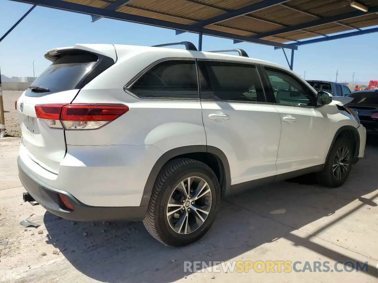 3 fotografías del automóvil dañado 5TDZZRFH1KS367536 TOYOTA HIGHLANDER 2019