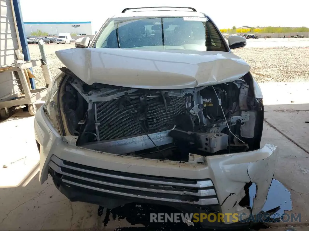 5 fotografías del automóvil dañado 5TDZZRFH1KS367536 TOYOTA HIGHLANDER 2019