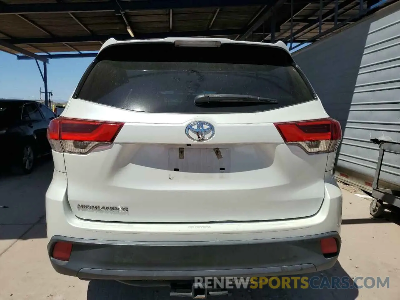 6 fotografías del automóvil dañado 5TDZZRFH1KS367536 TOYOTA HIGHLANDER 2019