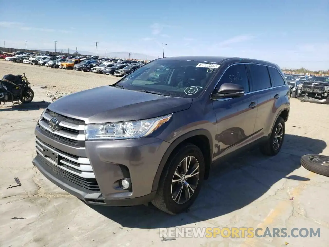 2 fotografías del automóvil dañado 5TDZZRFH2KS293222 TOYOTA HIGHLANDER 2019