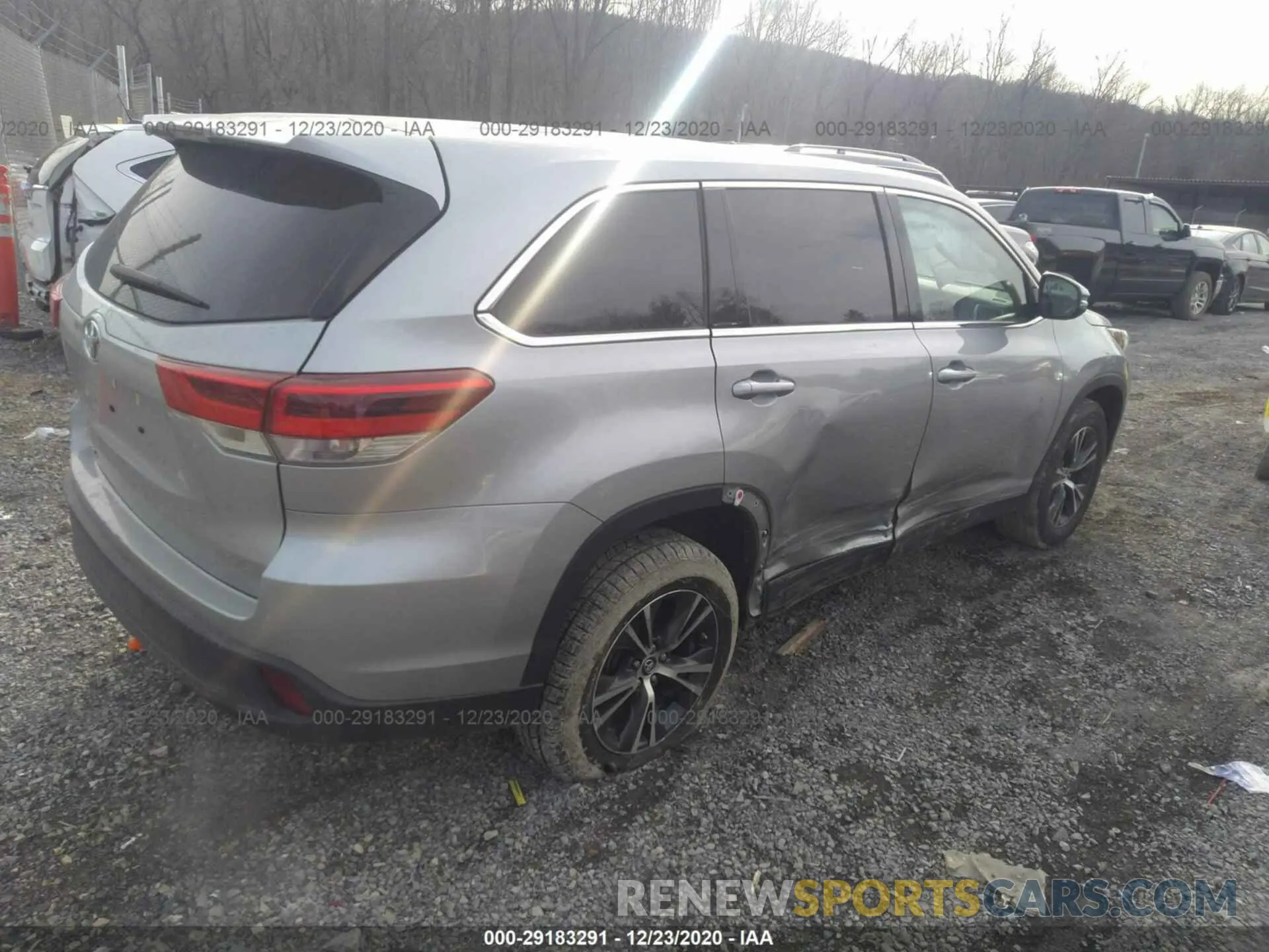4 fotografías del automóvil dañado 5TDZZRFH2KS313629 TOYOTA HIGHLANDER 2019
