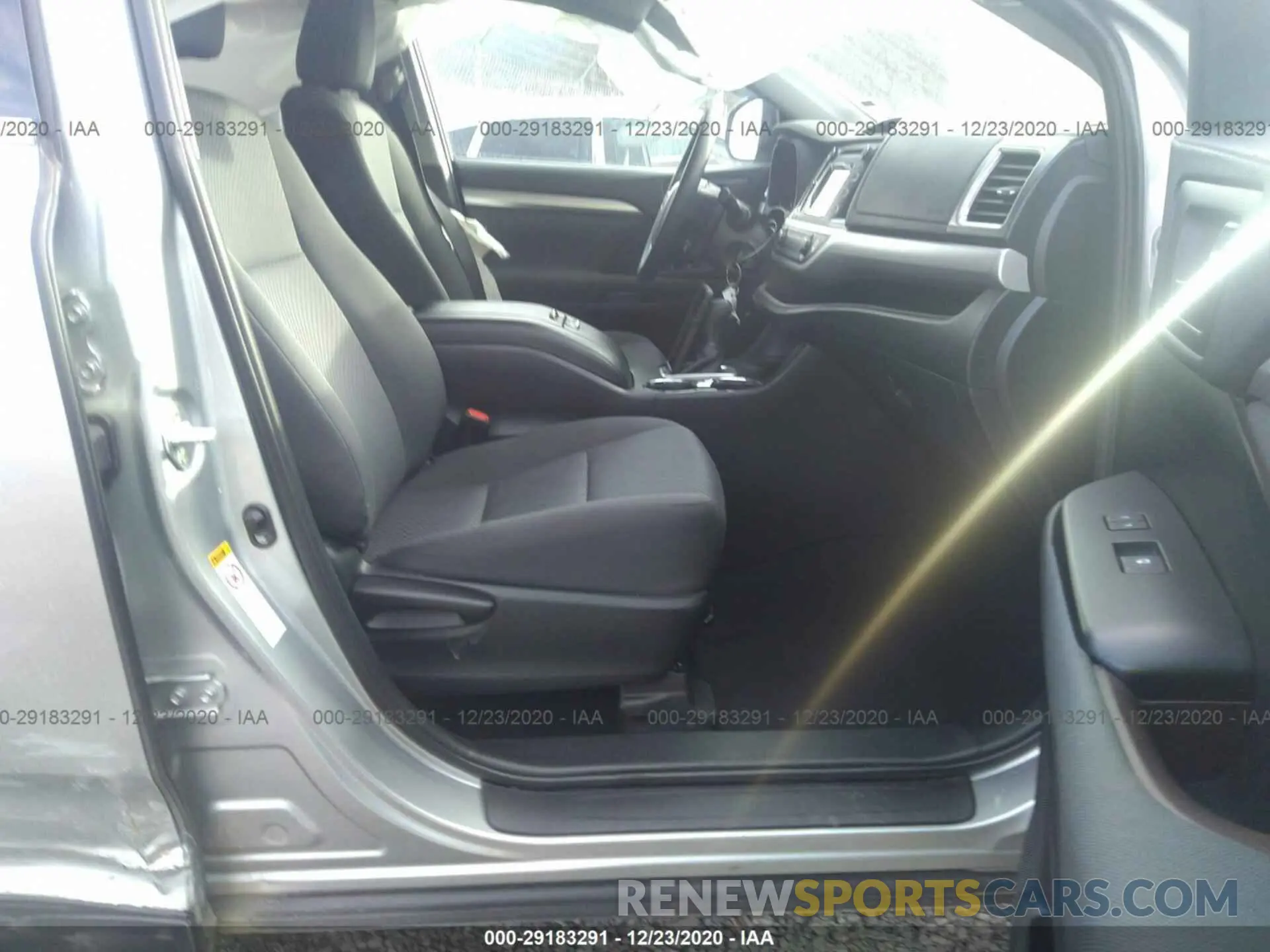 5 fotografías del automóvil dañado 5TDZZRFH2KS313629 TOYOTA HIGHLANDER 2019