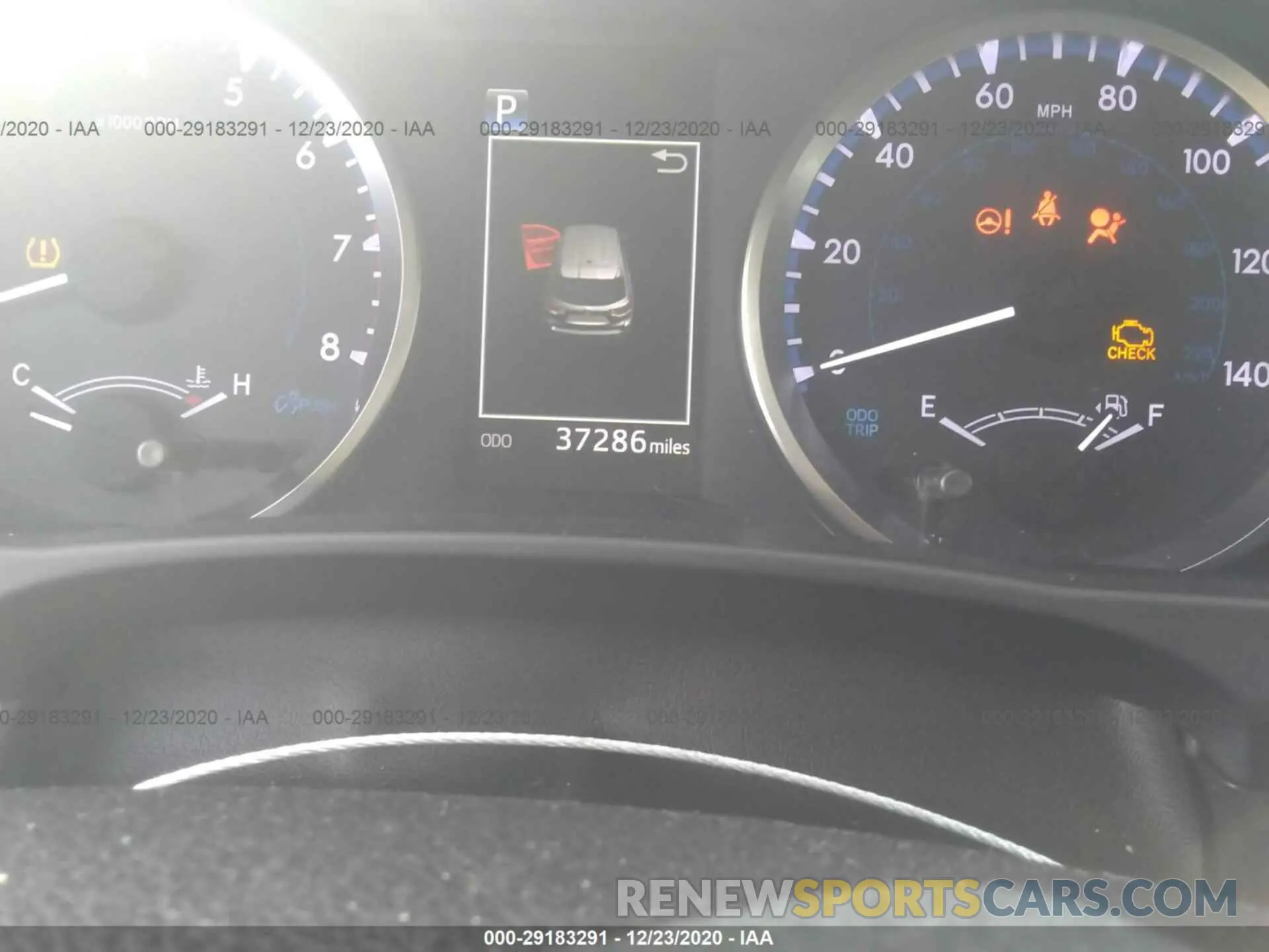 7 fotografías del automóvil dañado 5TDZZRFH2KS313629 TOYOTA HIGHLANDER 2019