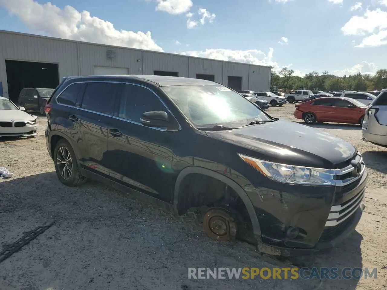 4 fotografías del automóvil dañado 5TDZZRFH2KS321147 TOYOTA HIGHLANDER 2019