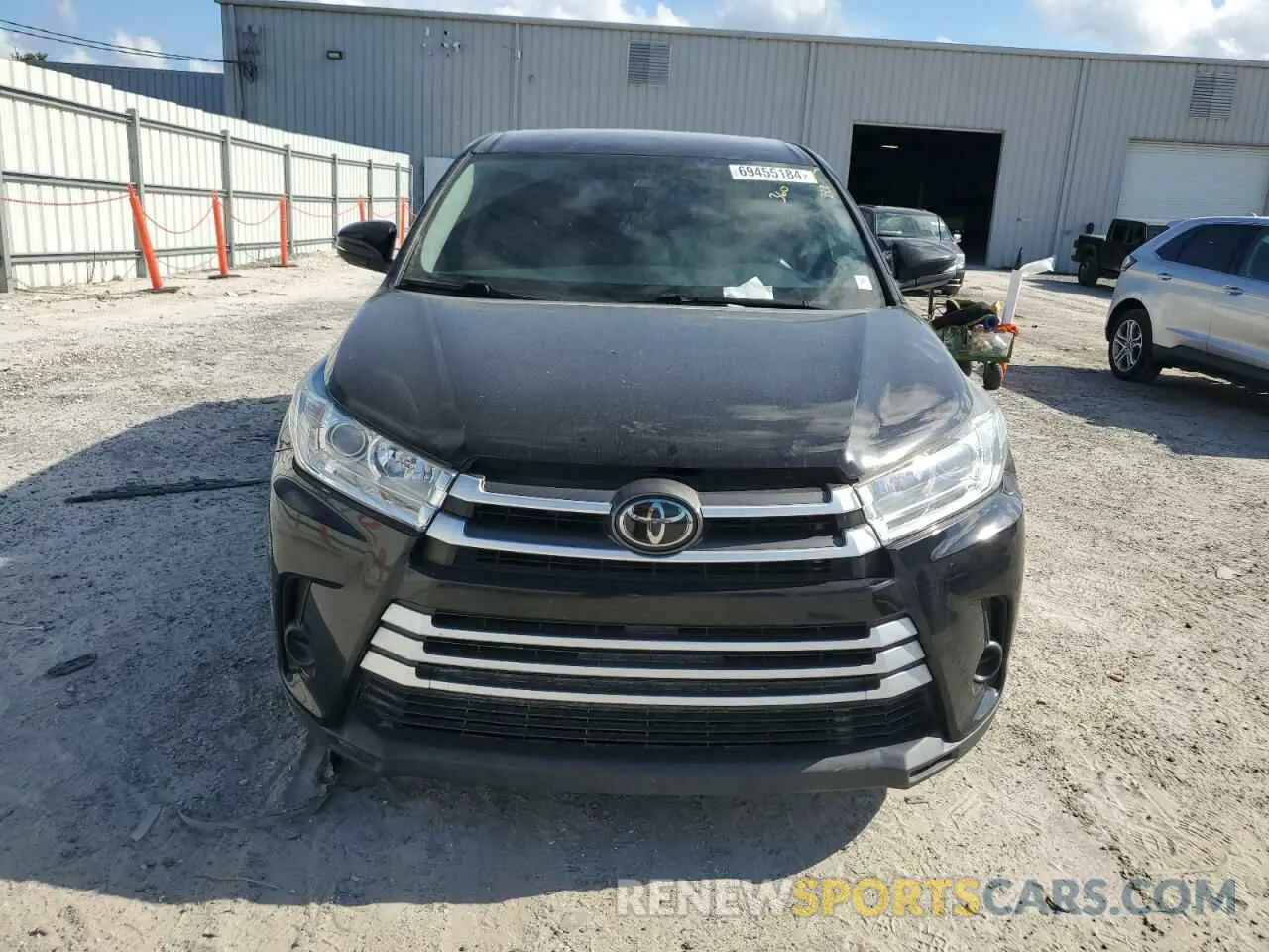 5 fotografías del automóvil dañado 5TDZZRFH2KS321147 TOYOTA HIGHLANDER 2019