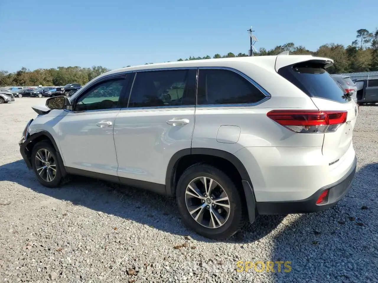 2 fotografías del automóvil dañado 5TDZZRFH2KS327241 TOYOTA HIGHLANDER 2019