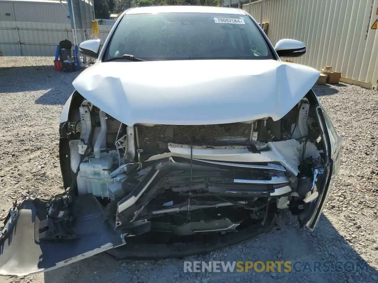 5 fotografías del automóvil dañado 5TDZZRFH2KS327241 TOYOTA HIGHLANDER 2019