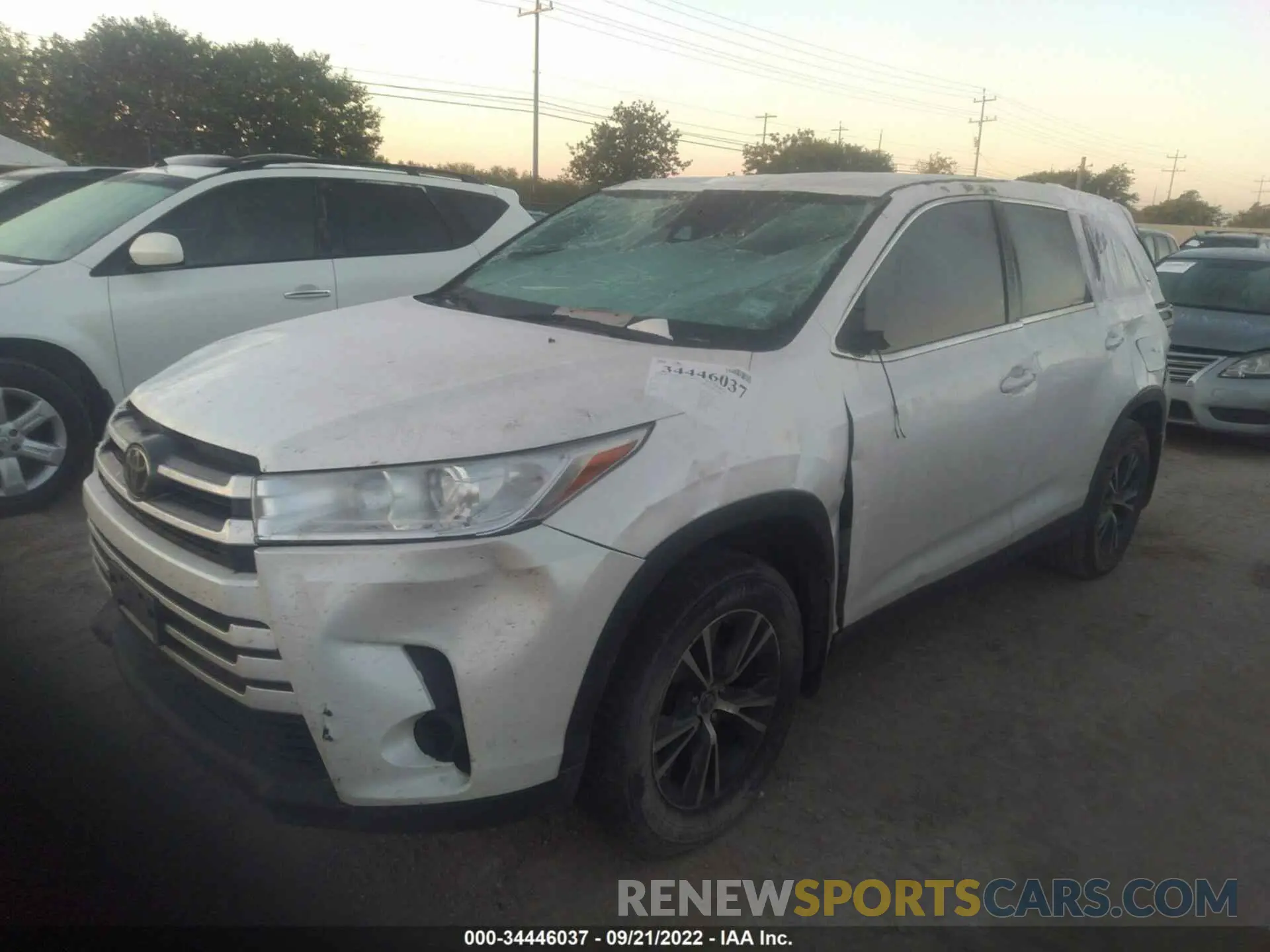 2 fotografías del automóvil dañado 5TDZZRFH2KS330219 TOYOTA HIGHLANDER 2019