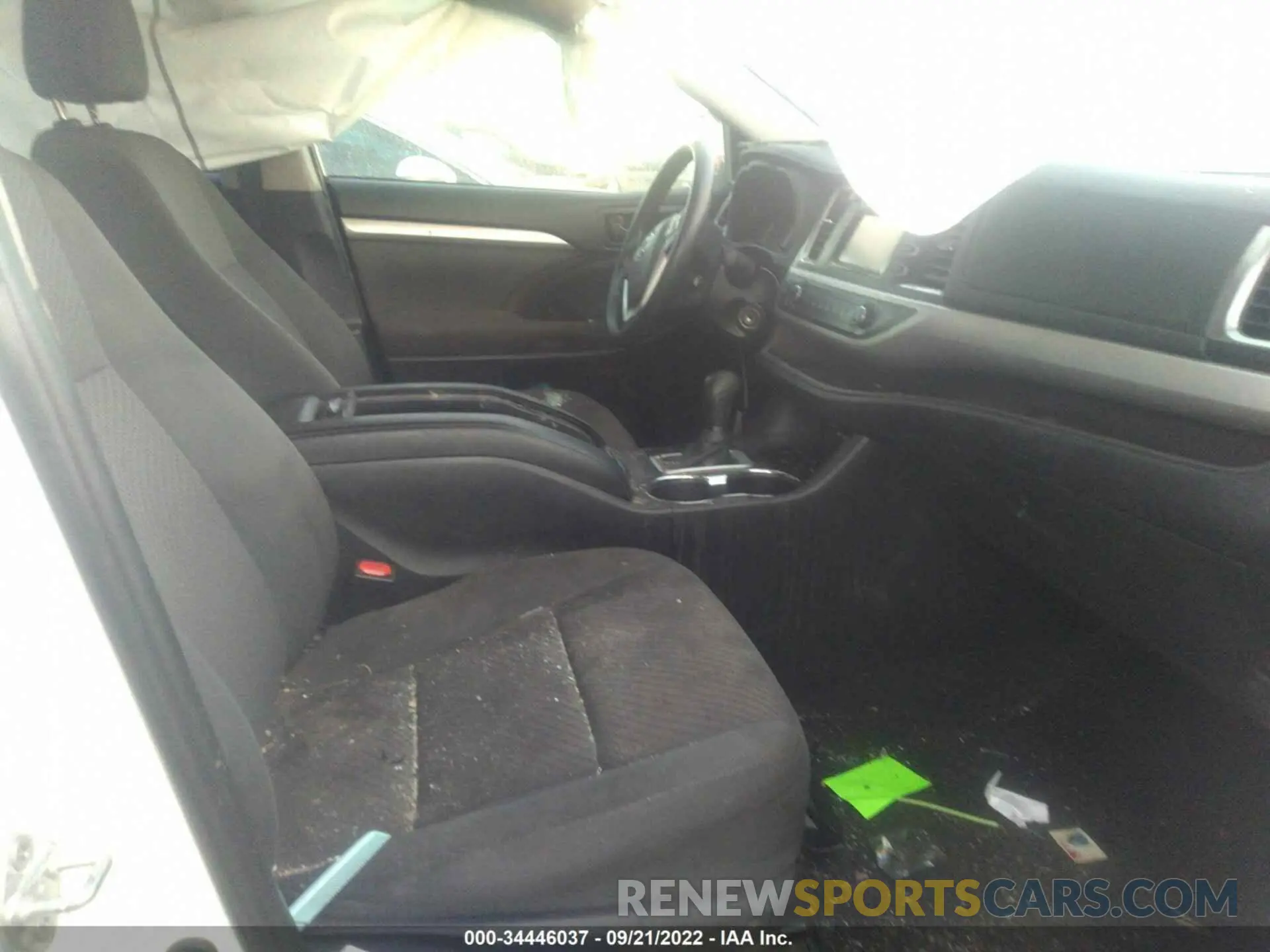 5 fotografías del automóvil dañado 5TDZZRFH2KS330219 TOYOTA HIGHLANDER 2019