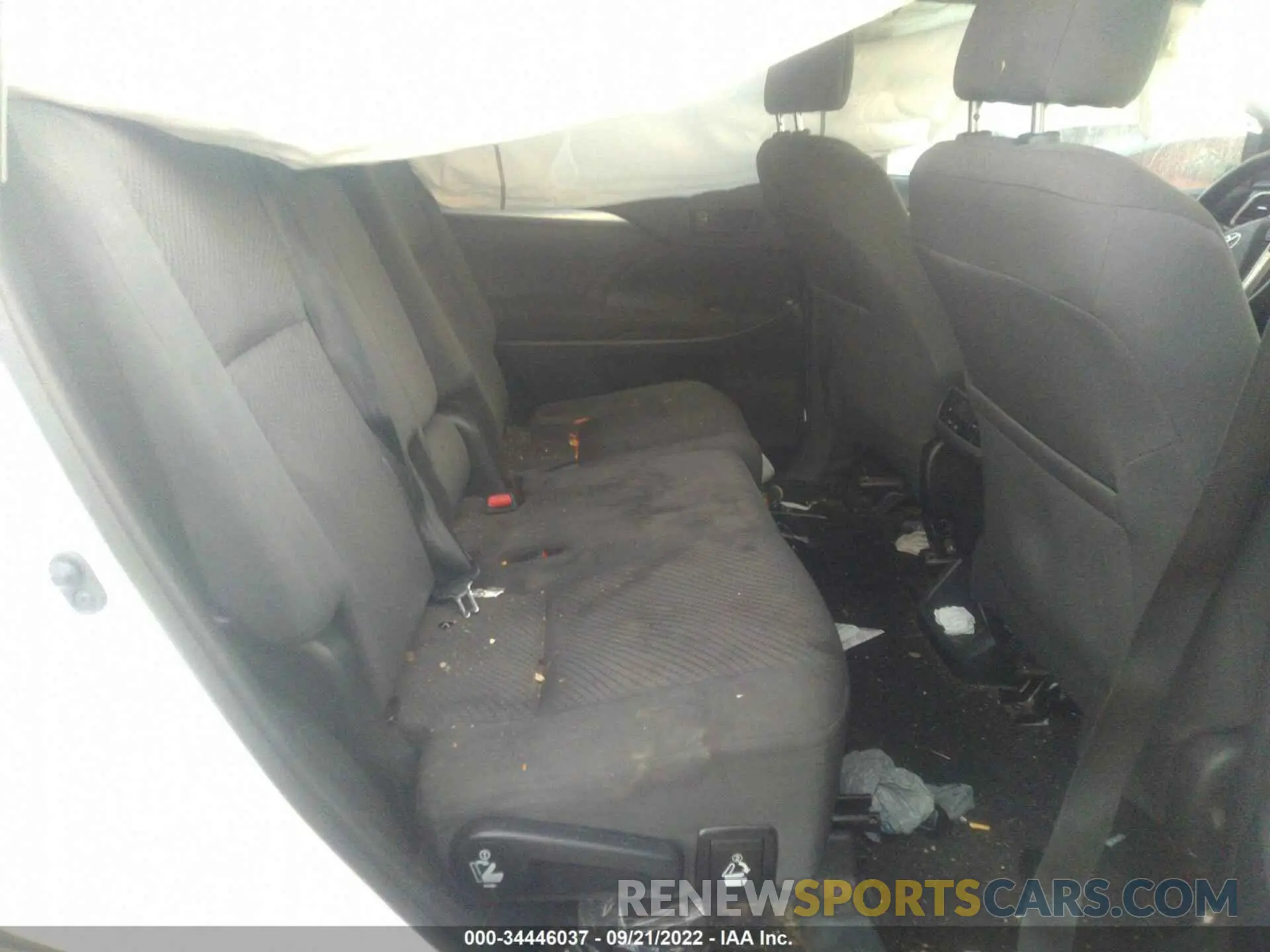 8 fotografías del automóvil dañado 5TDZZRFH2KS330219 TOYOTA HIGHLANDER 2019