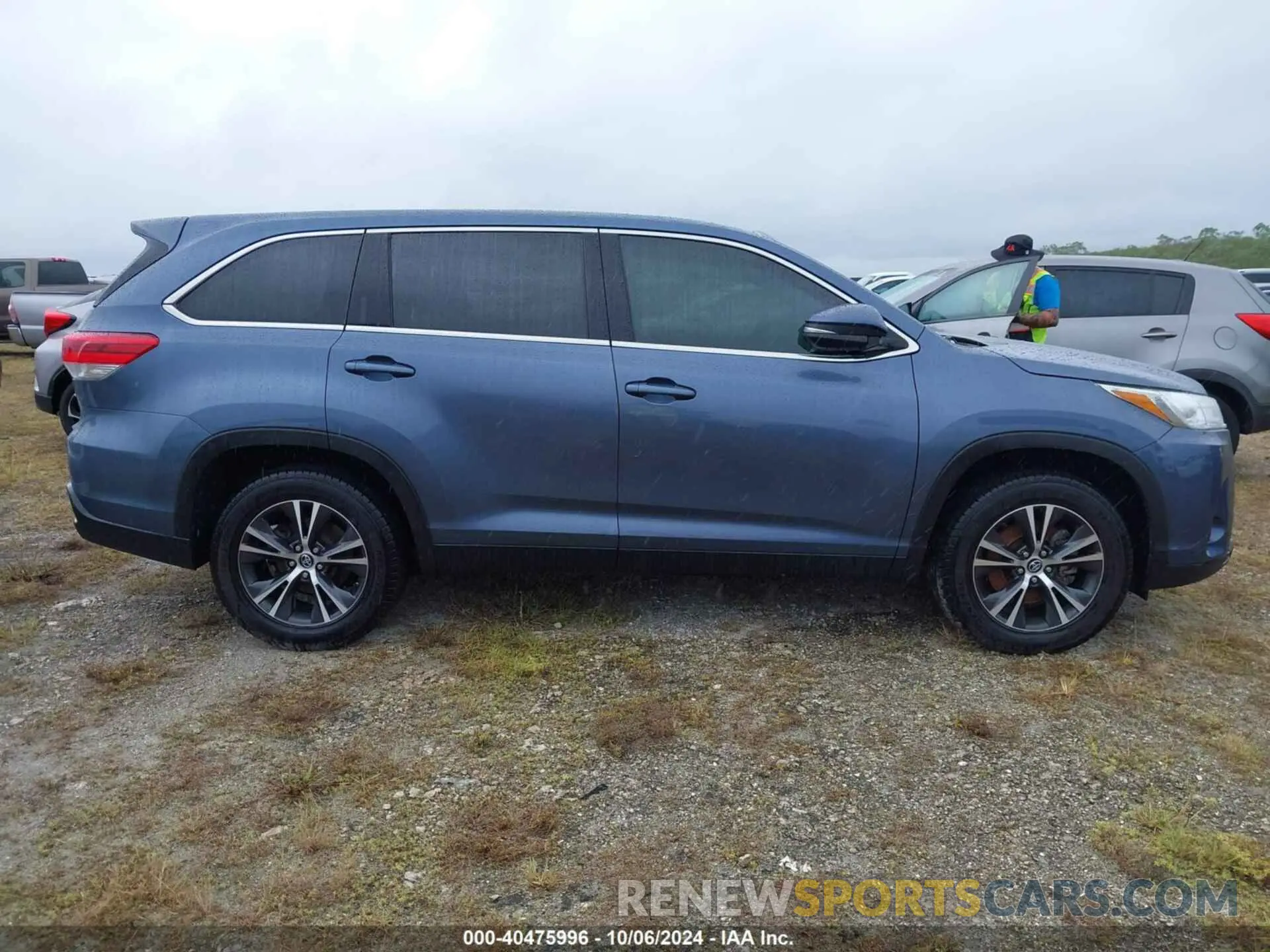 13 fotografías del automóvil dañado 5TDZZRFH3KS351208 TOYOTA HIGHLANDER 2019