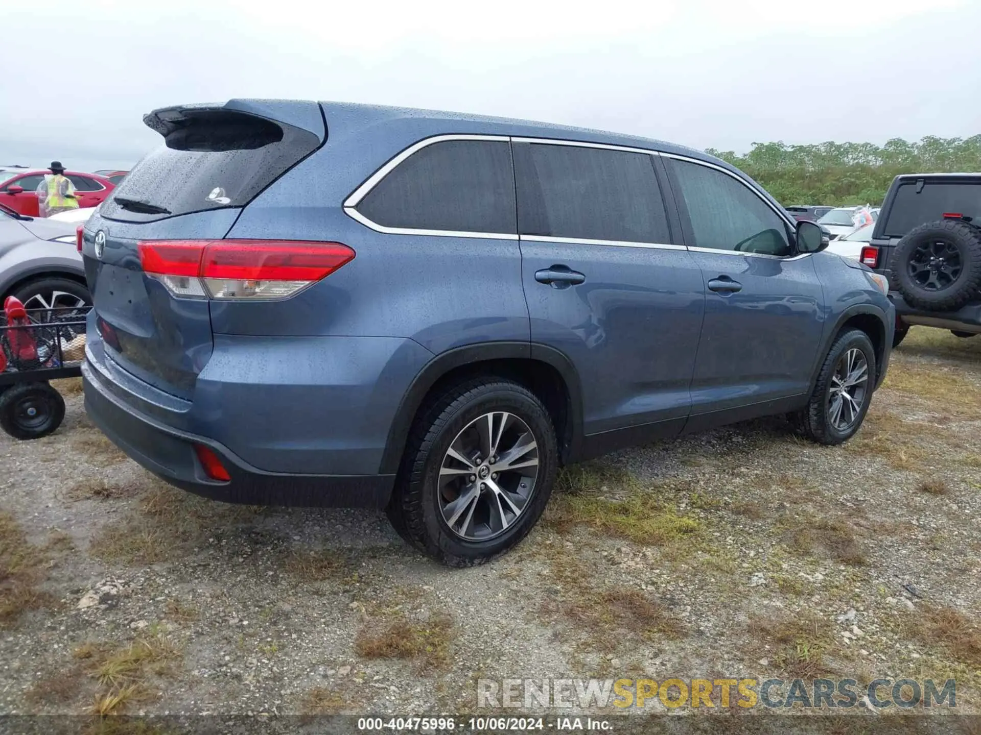 4 fotografías del automóvil dañado 5TDZZRFH3KS351208 TOYOTA HIGHLANDER 2019