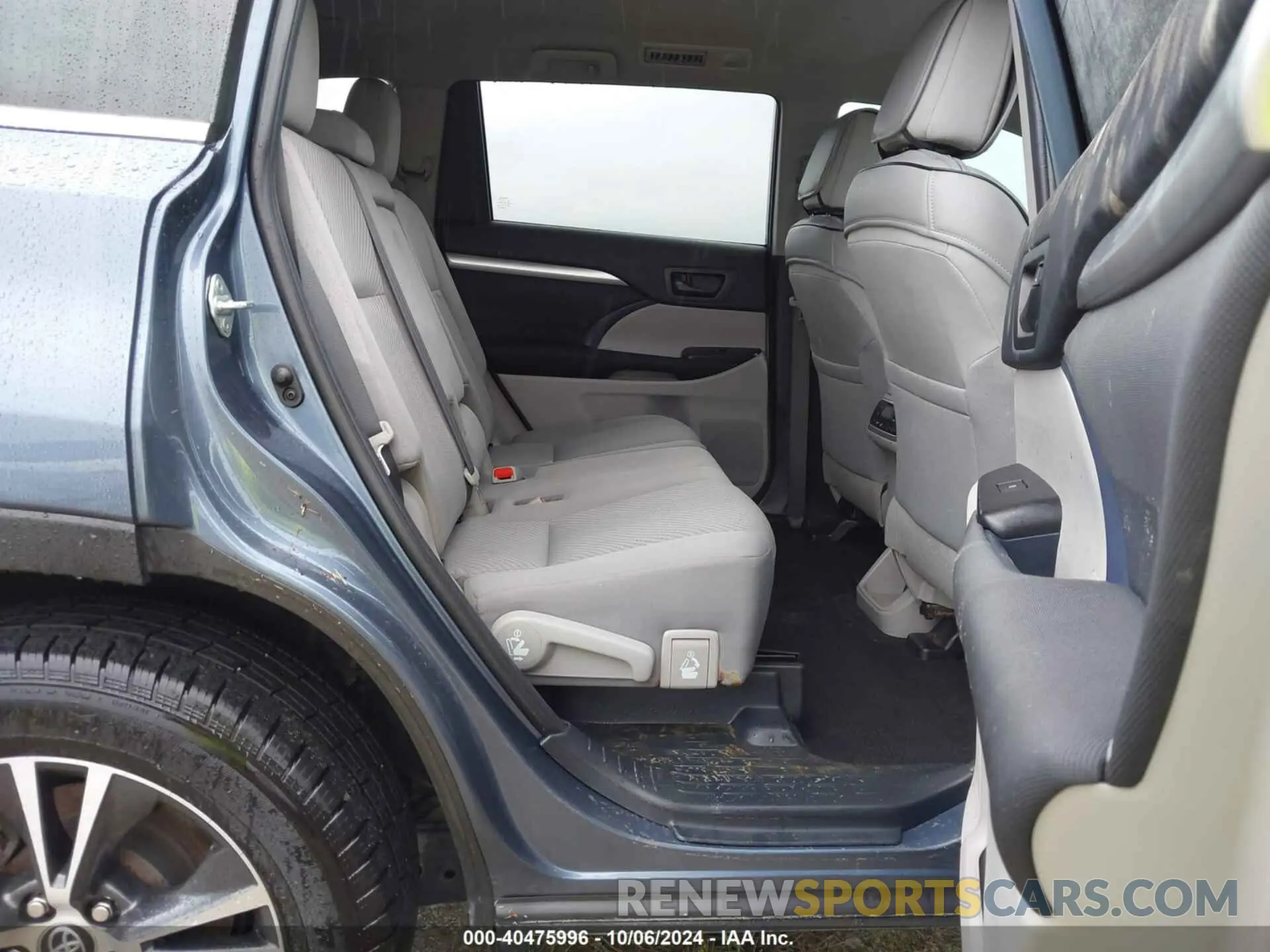 8 fotografías del automóvil dañado 5TDZZRFH3KS351208 TOYOTA HIGHLANDER 2019