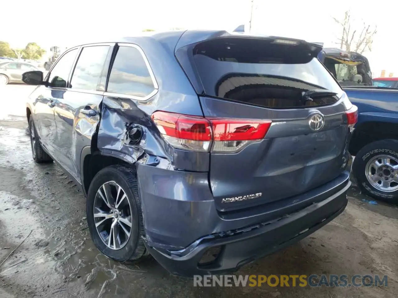 3 fotografías del automóvil dañado 5TDZZRFH3KS358417 TOYOTA HIGHLANDER 2019