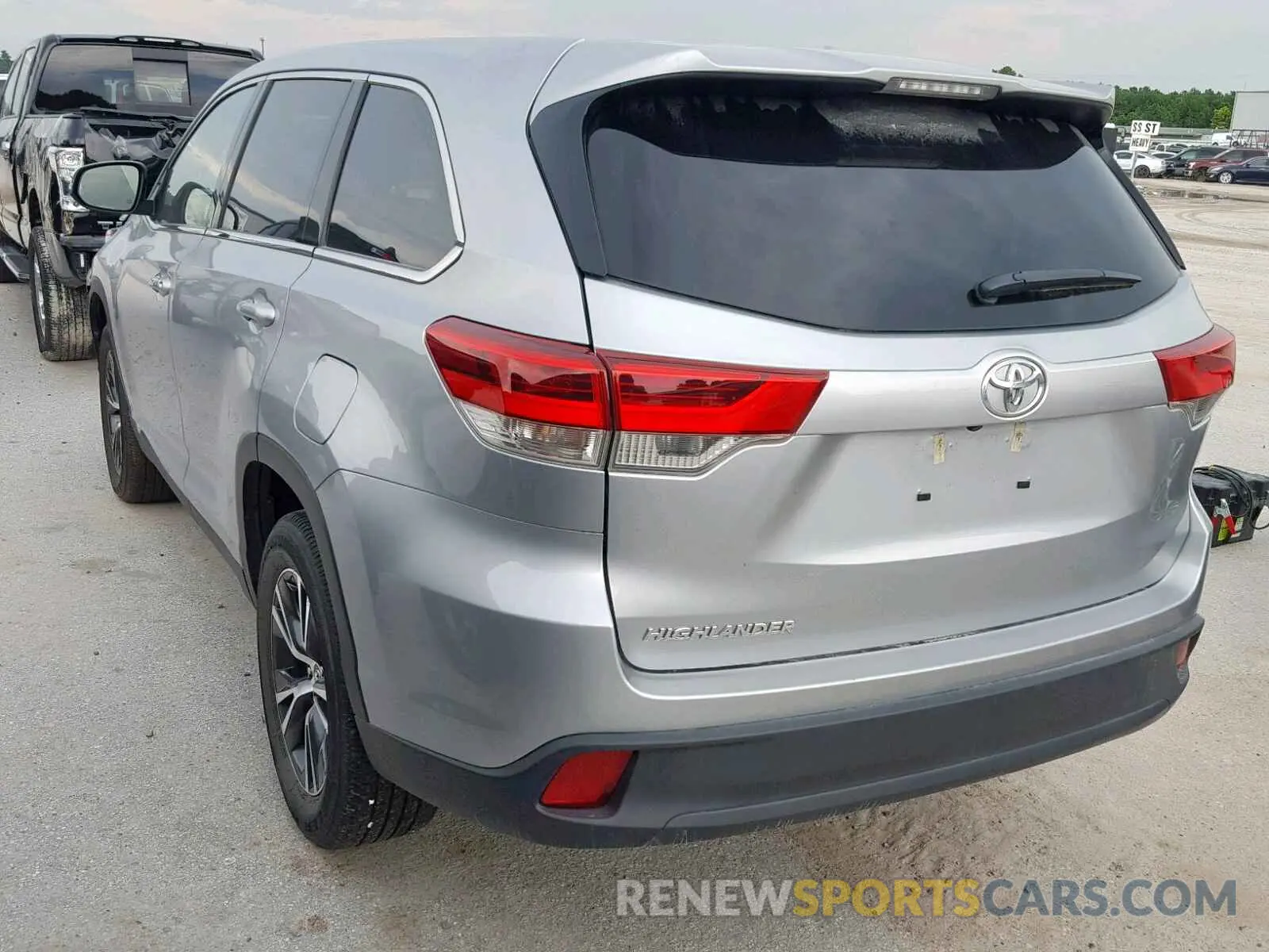 3 fotografías del automóvil dañado 5TDZZRFH4KS291309 TOYOTA HIGHLANDER 2019