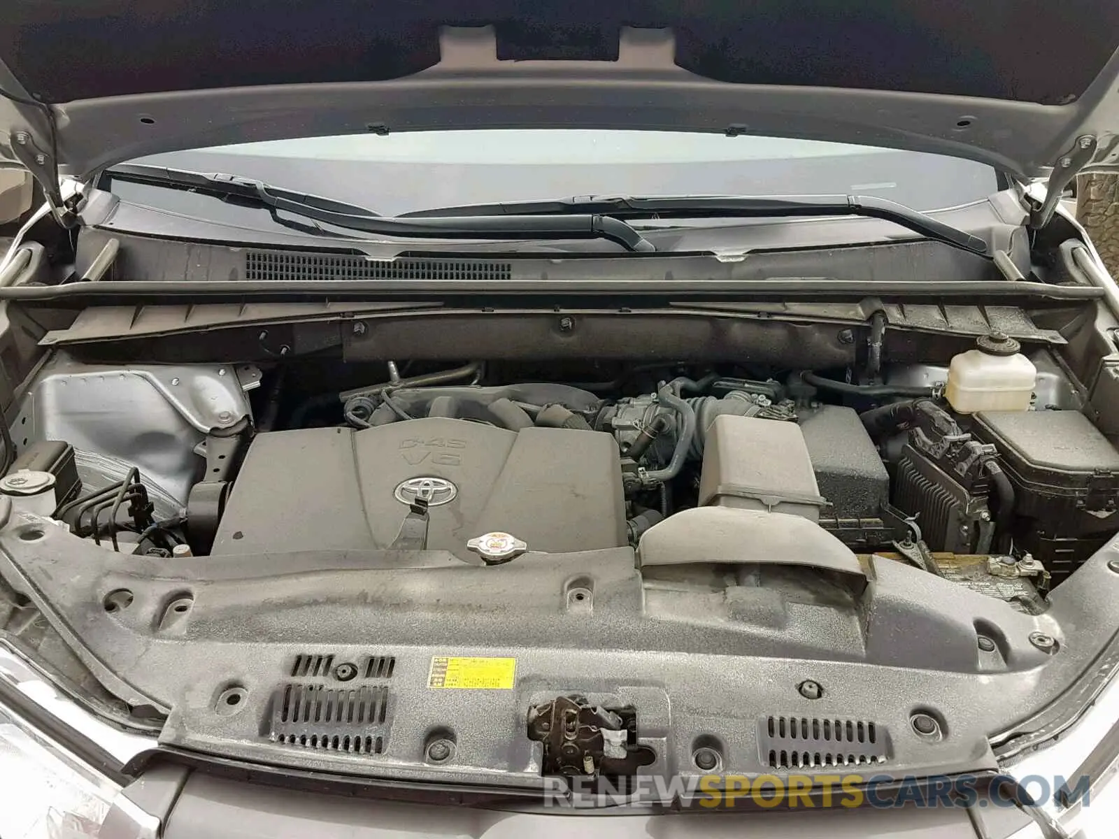 7 fotografías del automóvil dañado 5TDZZRFH4KS291309 TOYOTA HIGHLANDER 2019